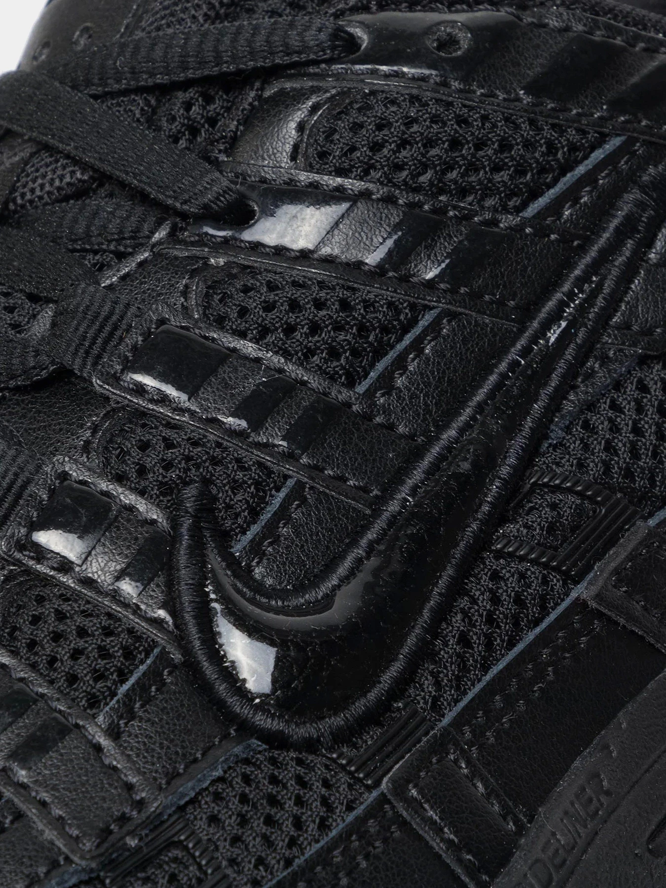Кроссовки NIKE P-6000 модель CD6404-002 Фото