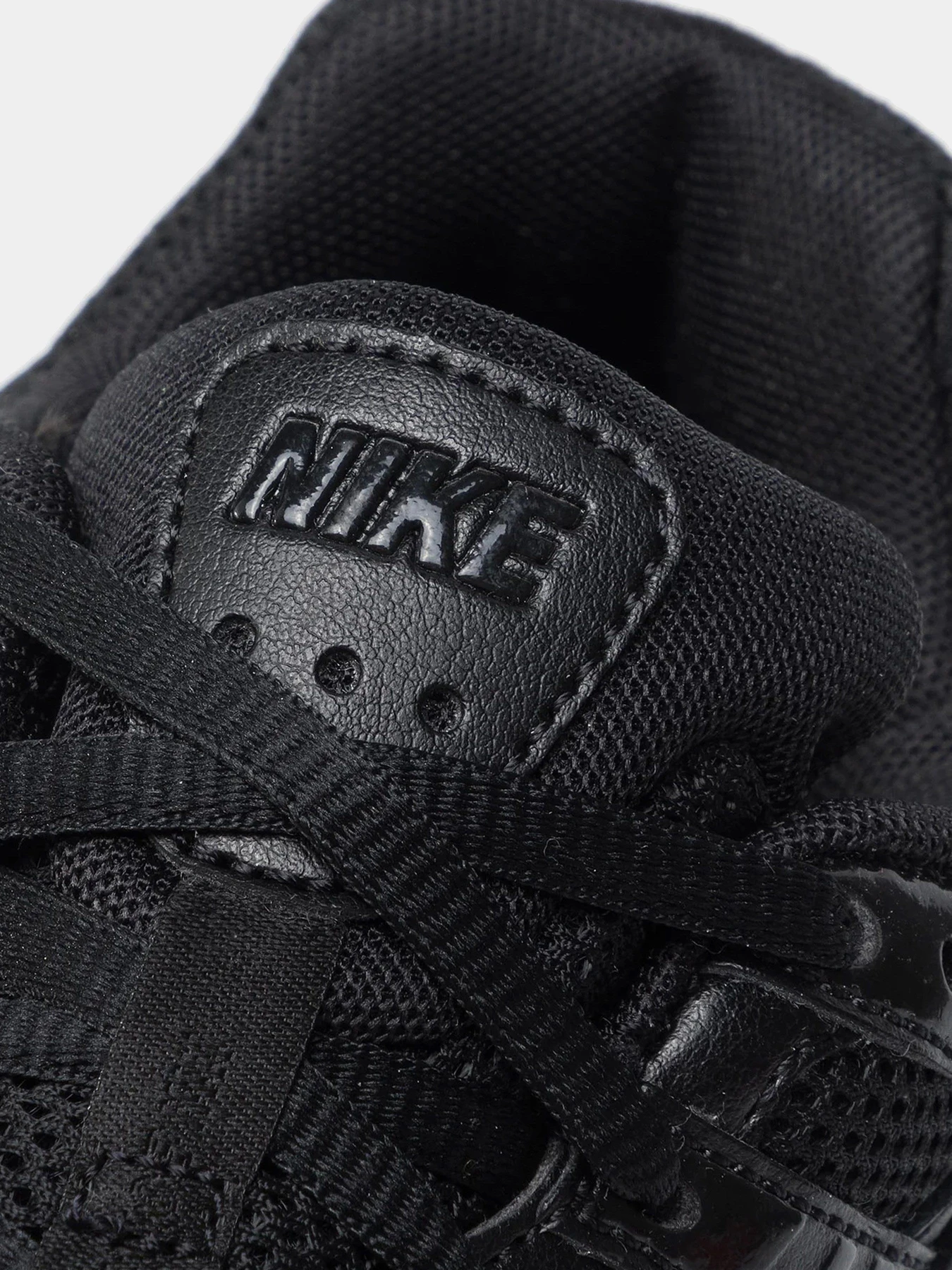 Кроссовки NIKE P-6000 модель CD6404-002 Фото