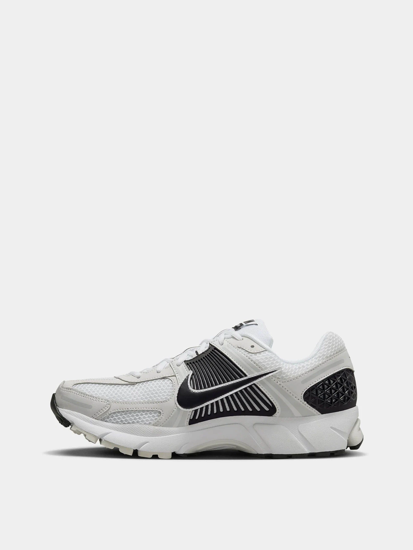 Кроссовки NIKE ZOOM VOMERO 5 модель FB9149-101 Фото