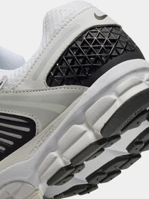 Кроссовки NIKE ZOOM VOMERO 5 модель FB9149-101 Фото