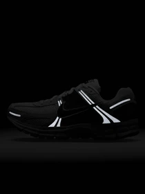 Кроссовки NIKE ZOOM VOMERO 5 модель FB9149-101 Фото