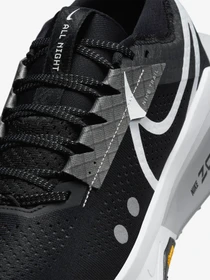 Кросівки NIKE ZEGAMA 2 модель FD5190-001 Фото