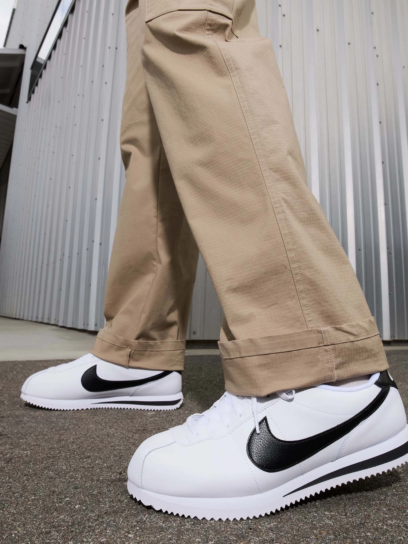 Кроссовки NIKE CORTEZ модель DM4044-105 Фото