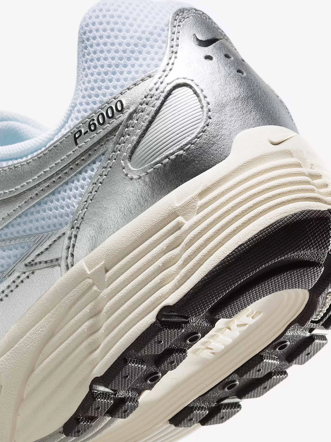Кроссовки NIKE P-6000 модель CD6404-105 Кроссовки NIKE P-6000 модель CD6404-105 Фото