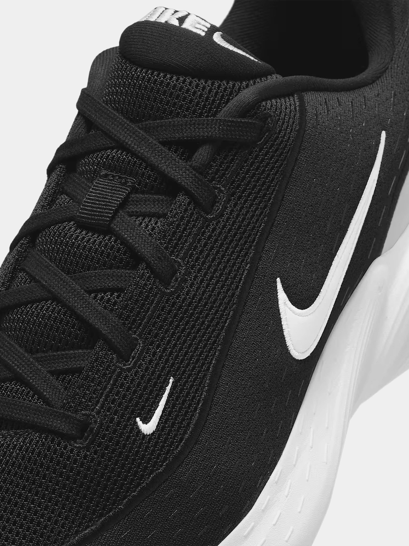 Кросівки NIKE UPLIFT SC модель IB2765-002 Фото