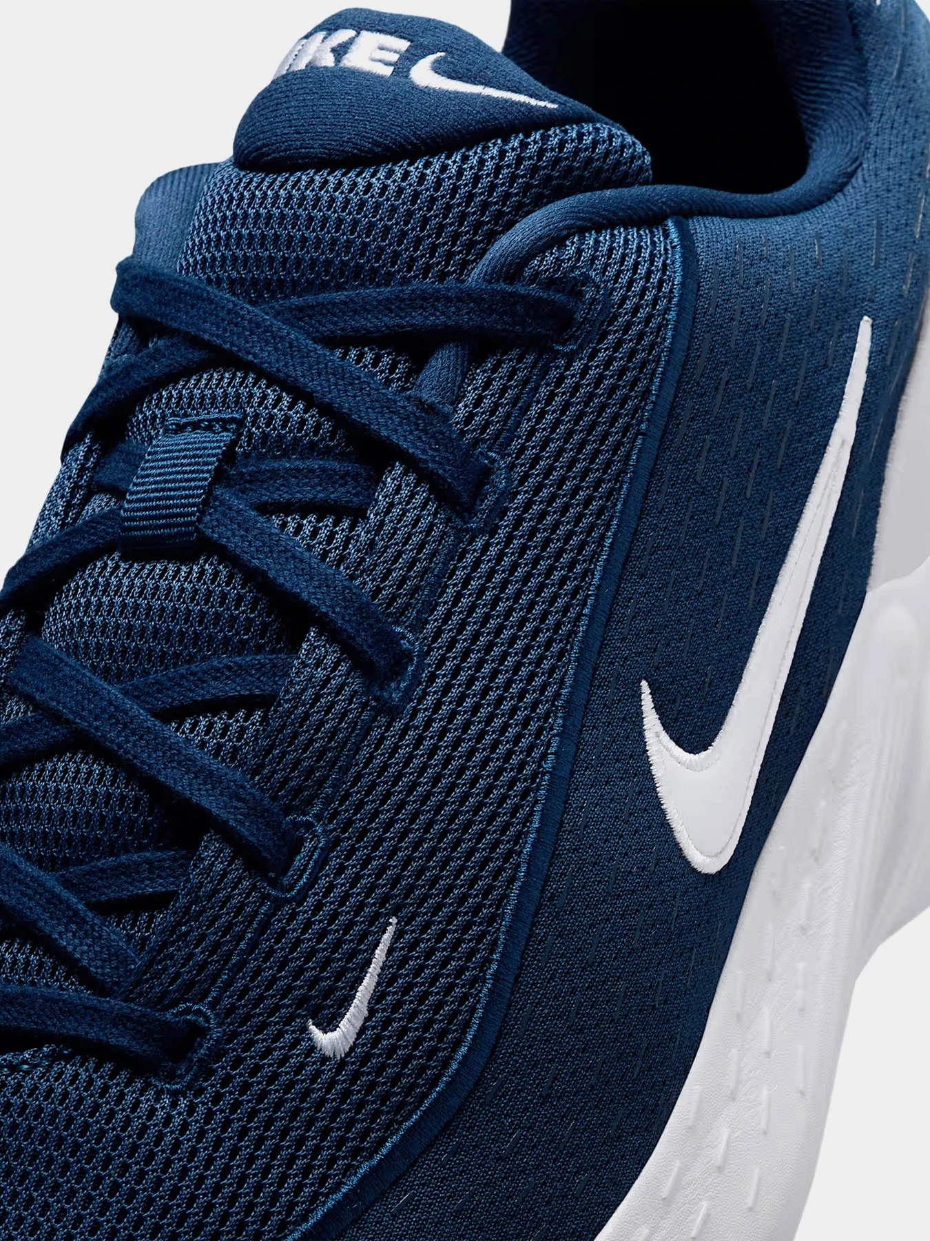 Кроссовки NIKE UPLIFT SC модель IB2765-401 Фото