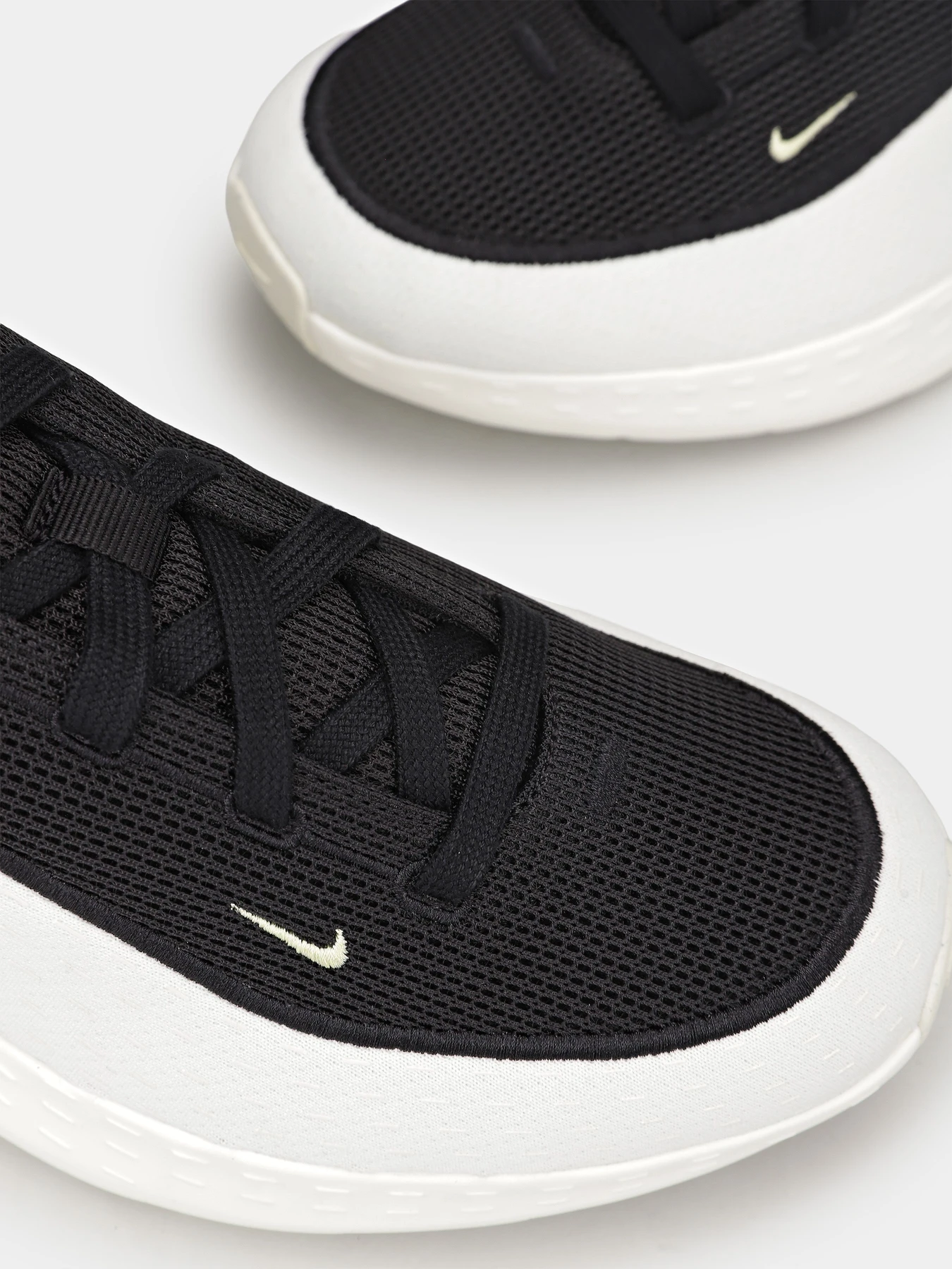 Кросівки NIKE UPLIFT SC модель IB2765-100 Кросівки NIKE UPLIFT SC модель IB2765-100 Фото
