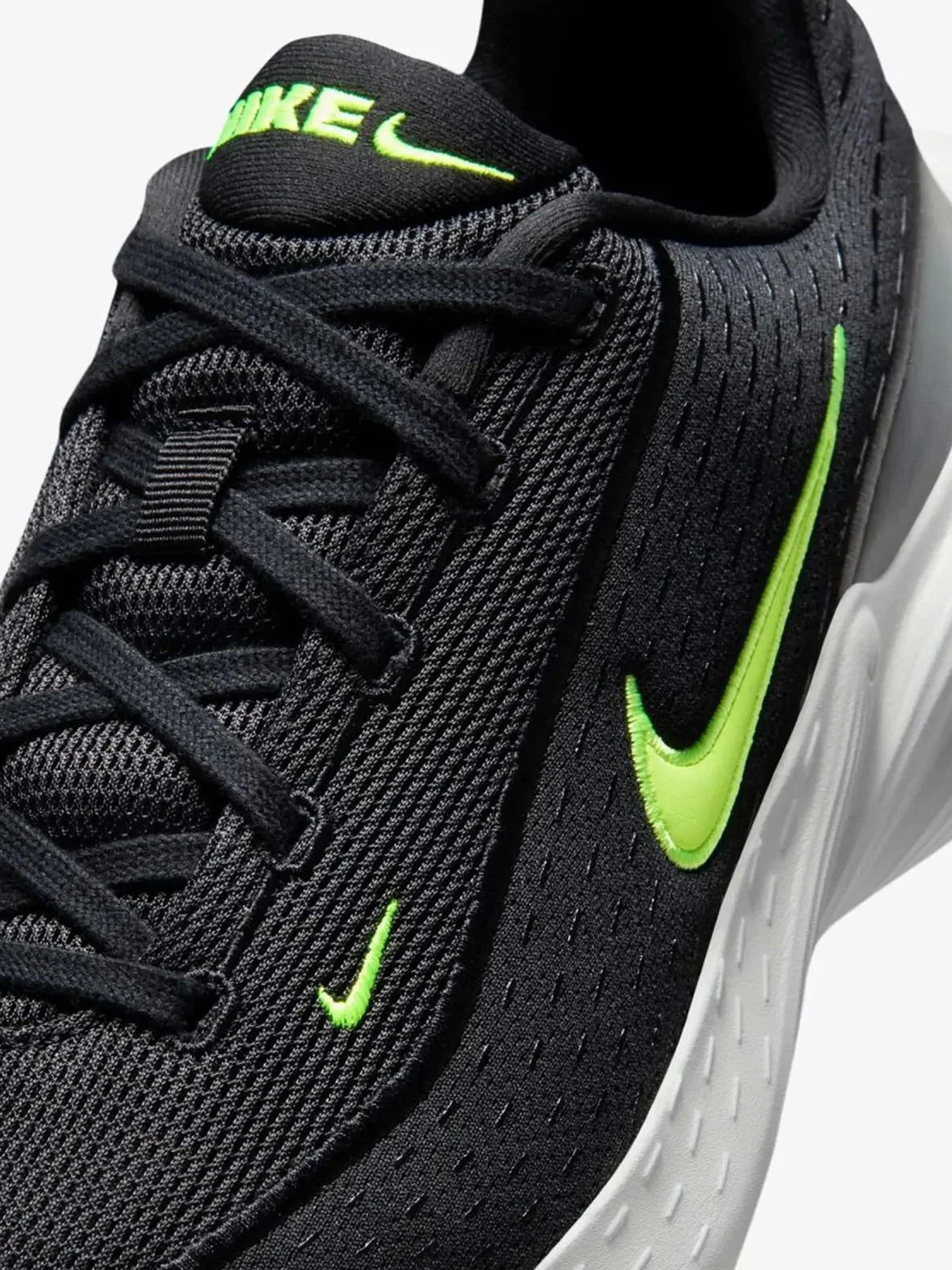 Кроссовки NIKE UPLIFT SC модель IB2765-009 Кроссовки NIKE UPLIFT SC модель IB2765-009 Фото