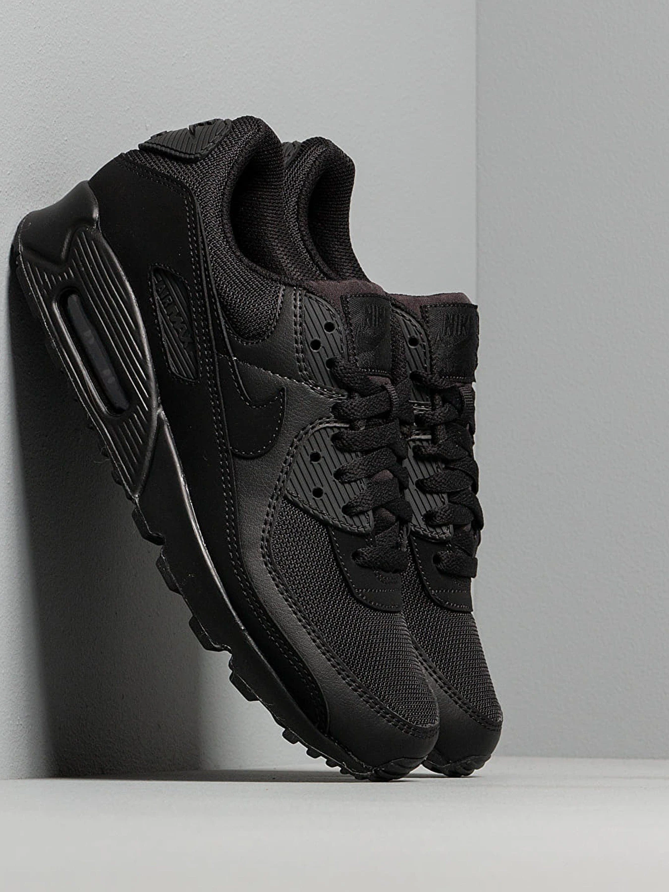 Кроссовки NIKE AIR MAX 90 модель CQ2560-002 Фото