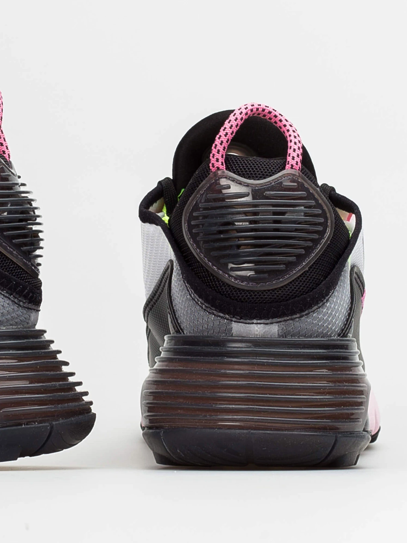 Кроссовки NIKE Wmns Air Max 2090 Multicolour модель CW4286-100 Кроссовки NIKE Wmns Air Max 2090 Multicolour модель CW4286-100 Фото