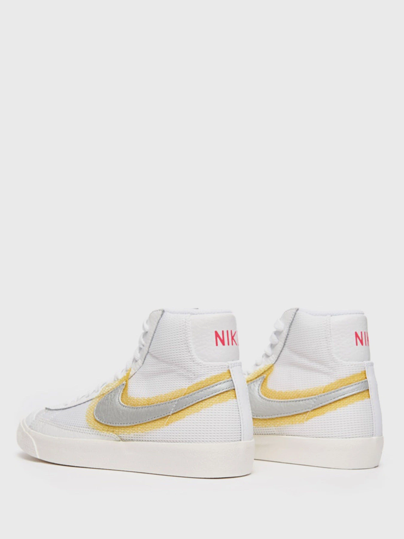 Кеди NIKE Blazer Mid Vintage '77 модель CZ8105-100 Кеди NIKE Blazer Mid Vintage '77 модель CZ8105-100 Фото