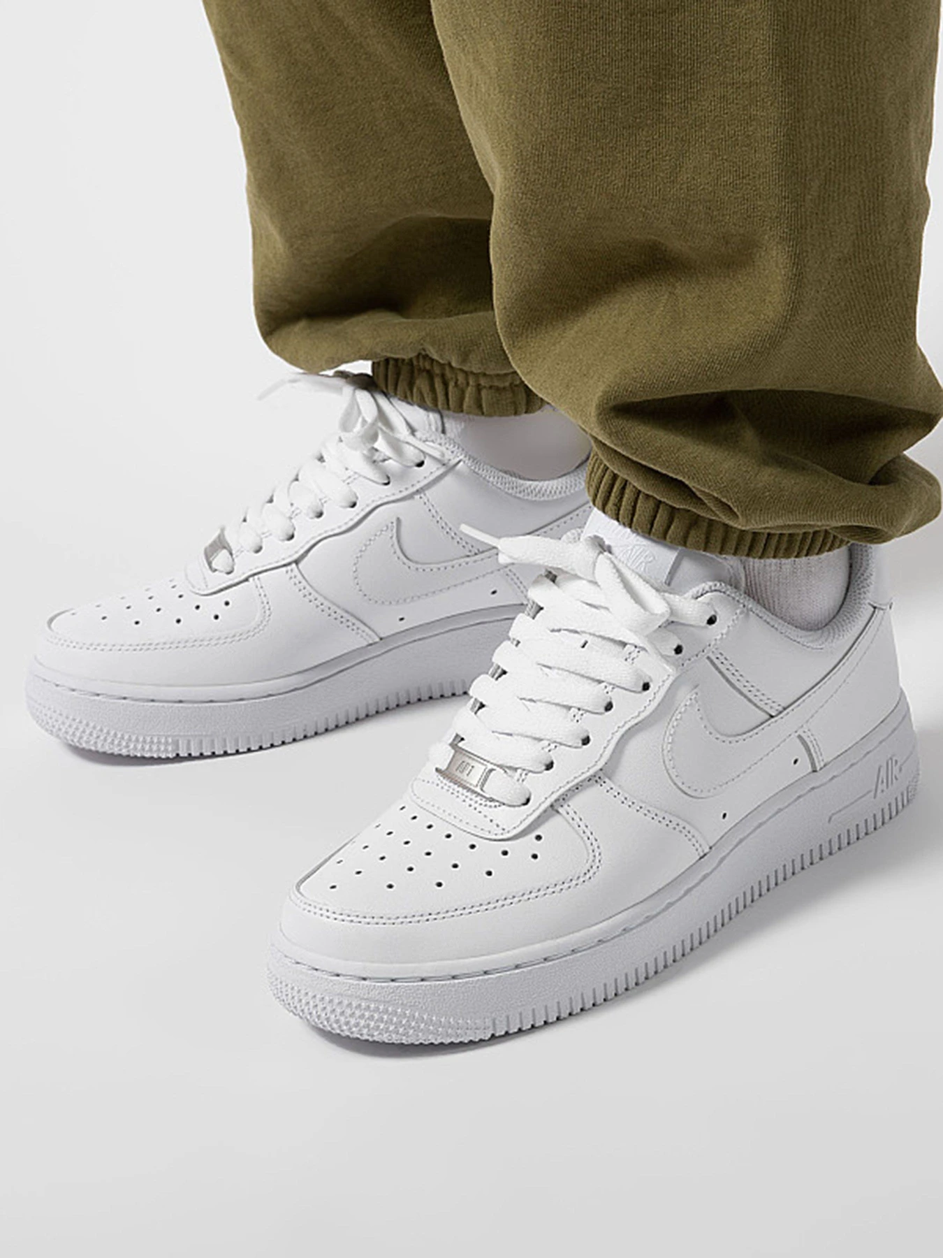 Кеди NIKE Air Force 1 '07 модель DD8959-100 Кеди NIKE Air Force 1 '07 модель DD8959-100 Фото