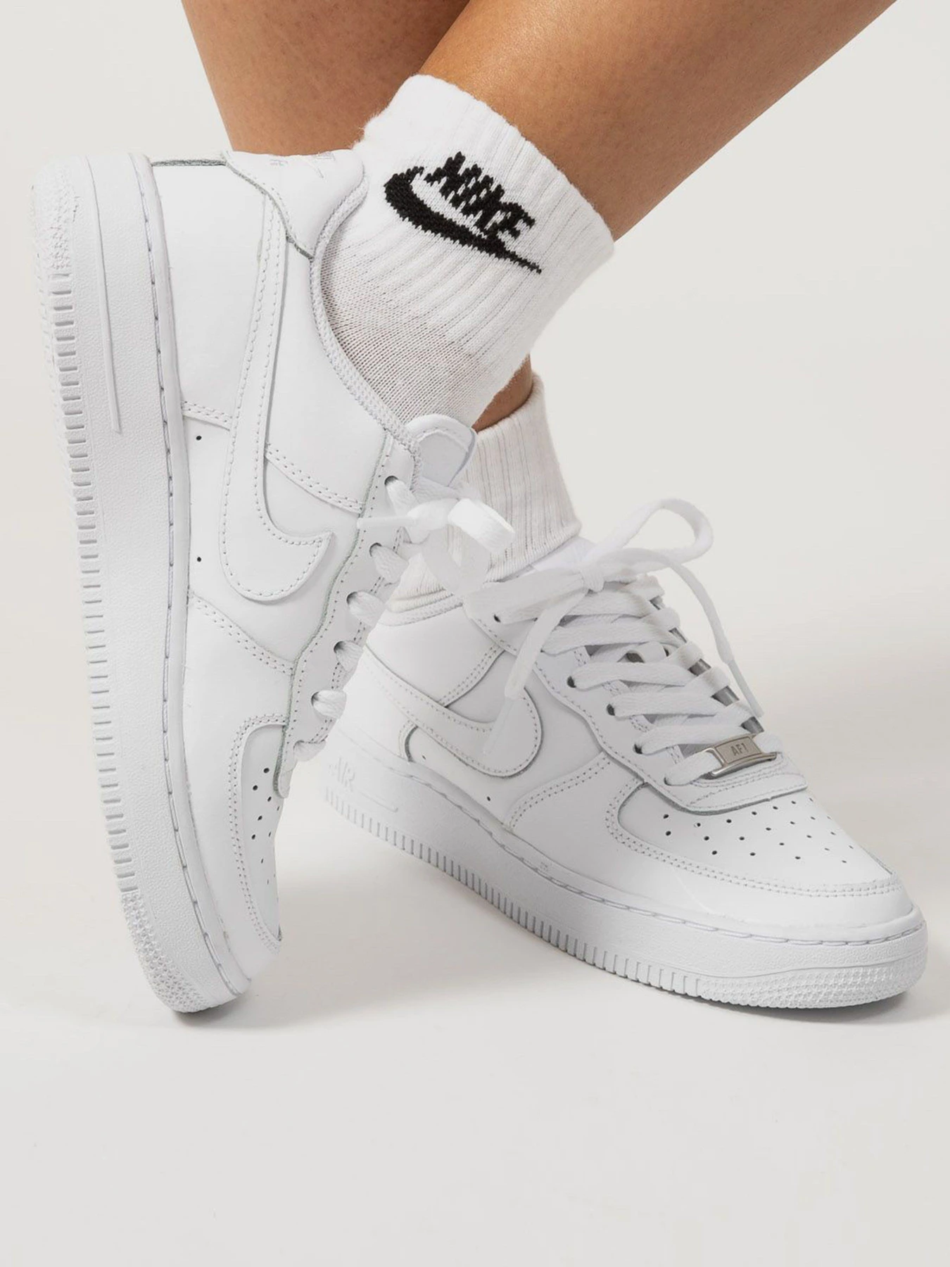 Кеди NIKE Air Force 1 '07 модель DD8959-100 Кеди NIKE Air Force 1 '07 модель DD8959-100 Фото