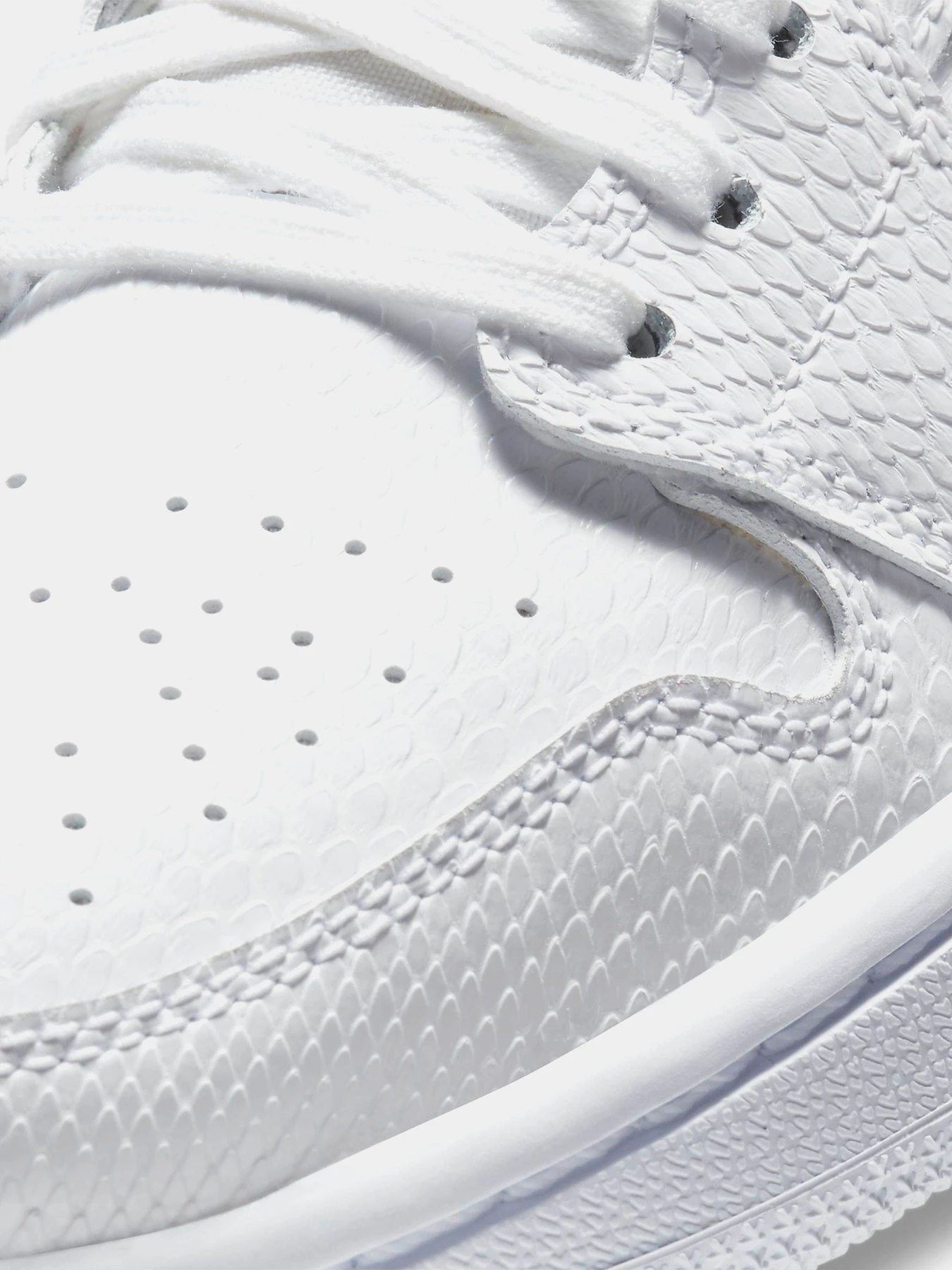 Кеди NIKE Air Jordan 1 Mid модель BQ6472-110 Фото