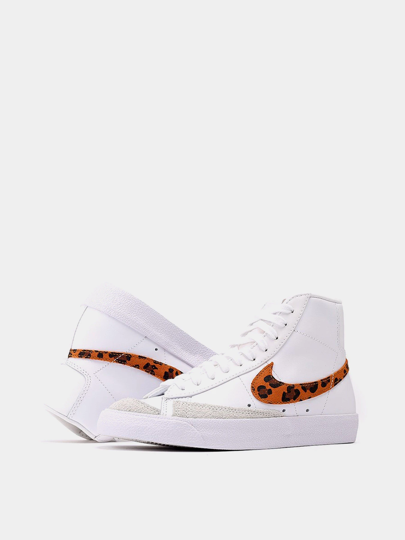 Кеди NIKE BLAZER MID 77 SE модель DA8736-101 Фото