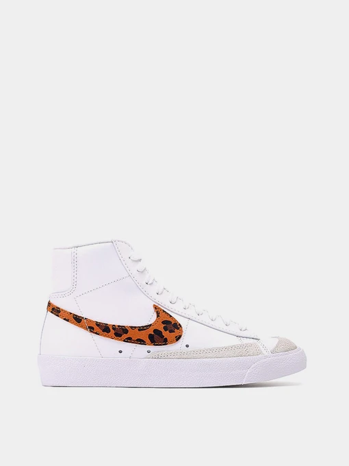 Кеды NIKE BLAZER MID 77 SE модель DA8736-101 Фото