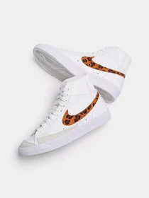 Кеди NIKE BLAZER MID 77 SE модель DA8736-101 Фото
