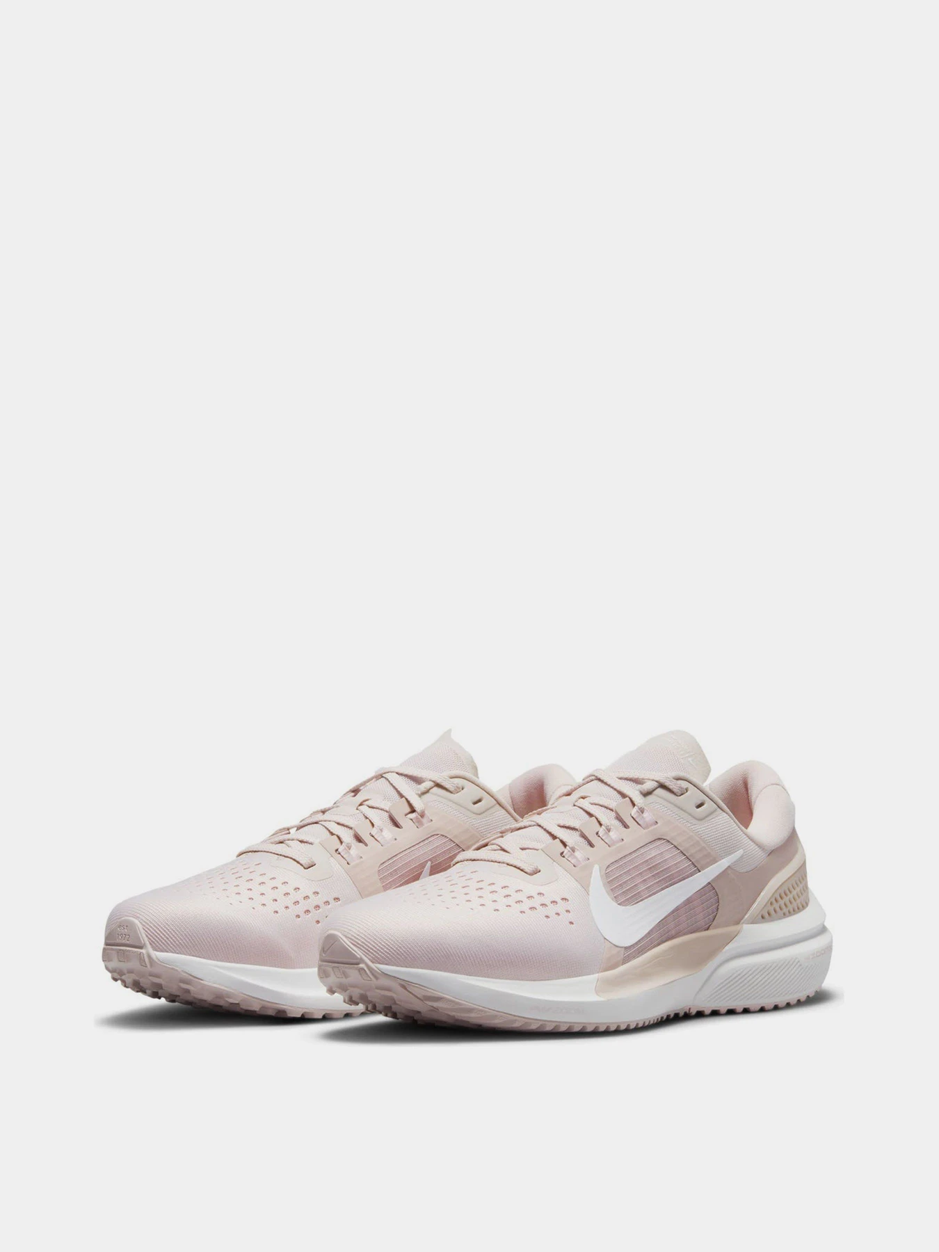 Кроссовки NIKE Air Zoom Vomero 15 модель CU1856-600 Кроссовки NIKE Air Zoom Vomero 15 модель CU1856-600 Фото