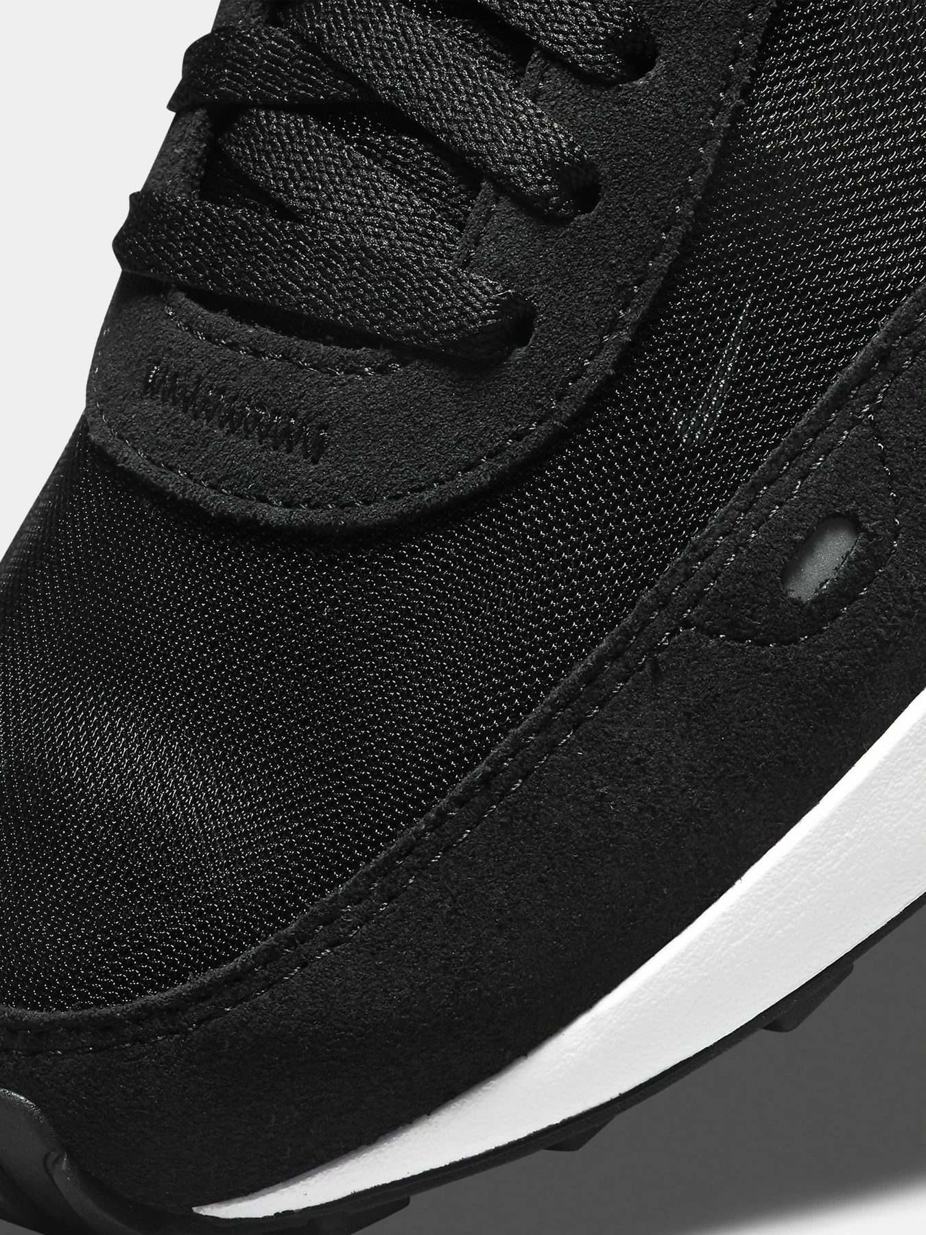 Кроссовки NIKE Waffle One модель DC2533-001 Кроссовки NIKE Waffle One модель DC2533-001 Фото