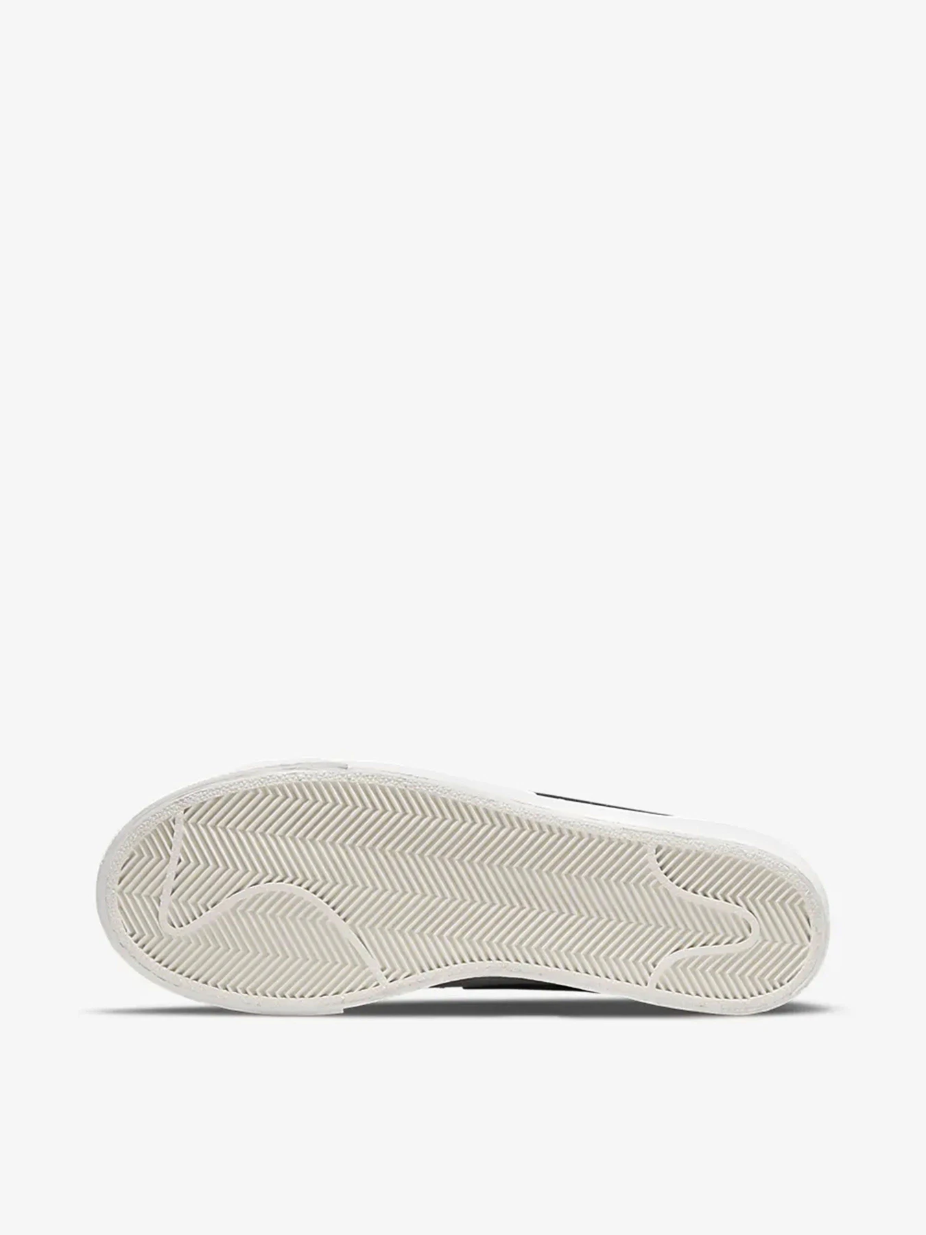 Кеды NIKE BLAZER LOW PLATFORM модель DJ0292-101 Кеды NIKE BLAZER LOW PLATFORM модель DJ0292-101 Фото