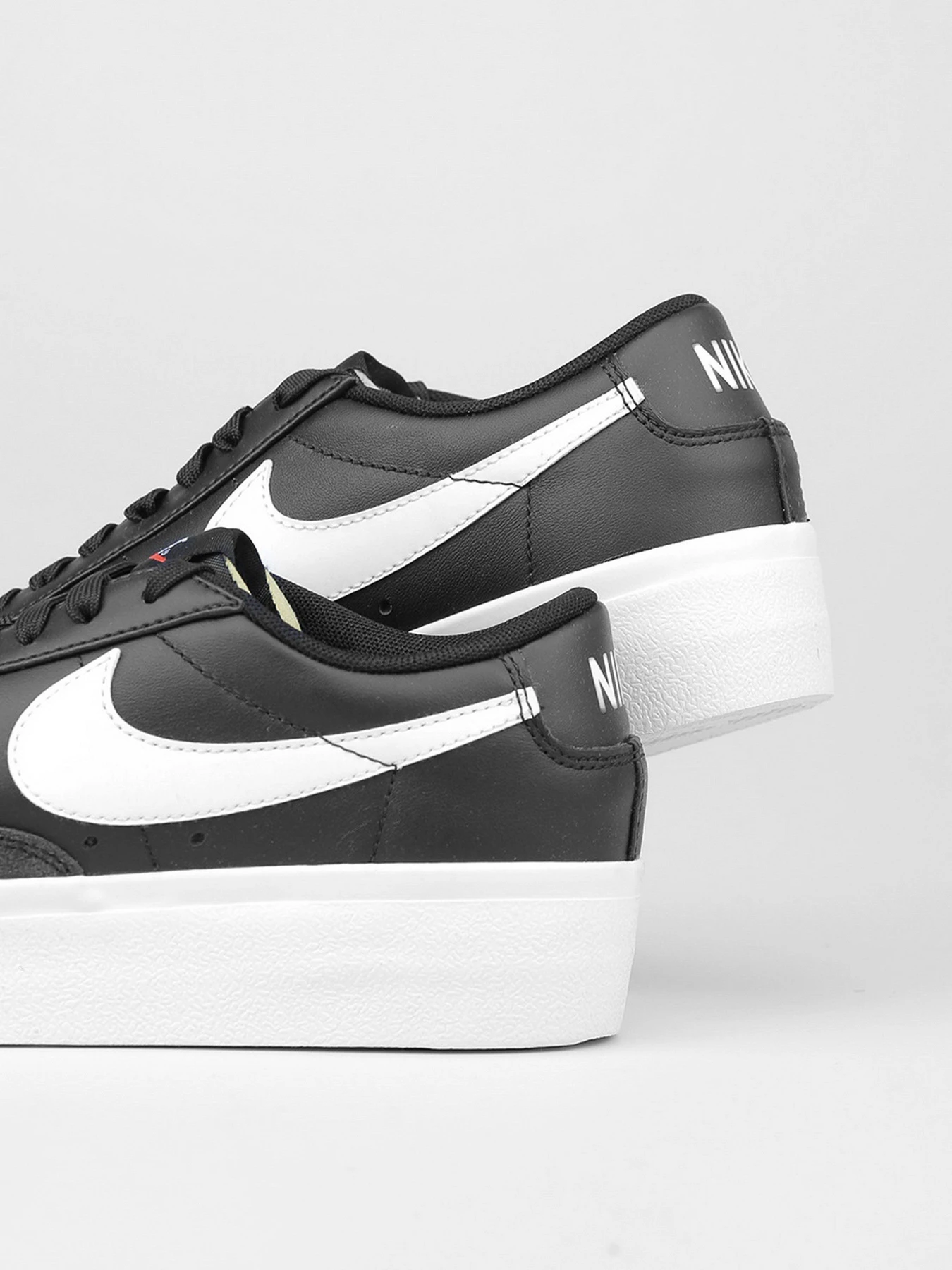 Кеди NIKE Blazer Low Platform модель DJ0292-001 Кеди NIKE Blazer Low Platform модель DJ0292-001 Фото