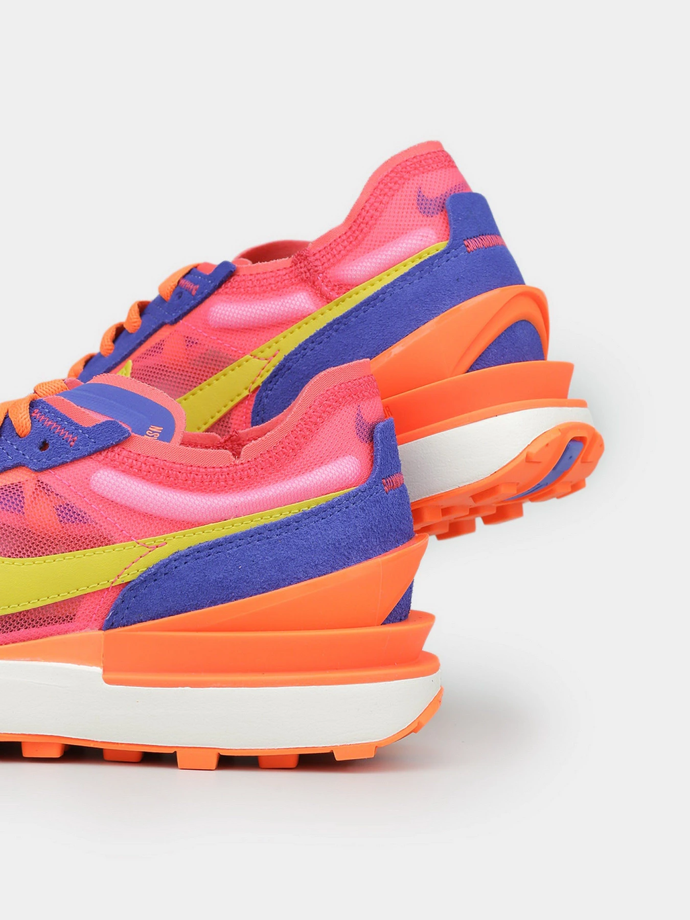 Кроссовки NIKE Waffle One модель DC2533-400 Кроссовки NIKE Waffle One модель DC2533-400 Фото