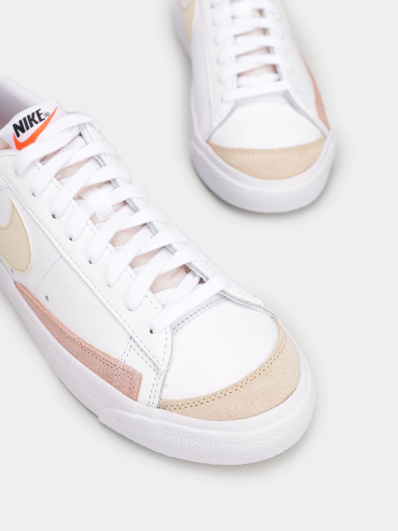 Кеди NIKE Blazer Low '77 модель DC4769-108 Кеди NIKE Blazer Low '77 модель DC4769-108 Фото