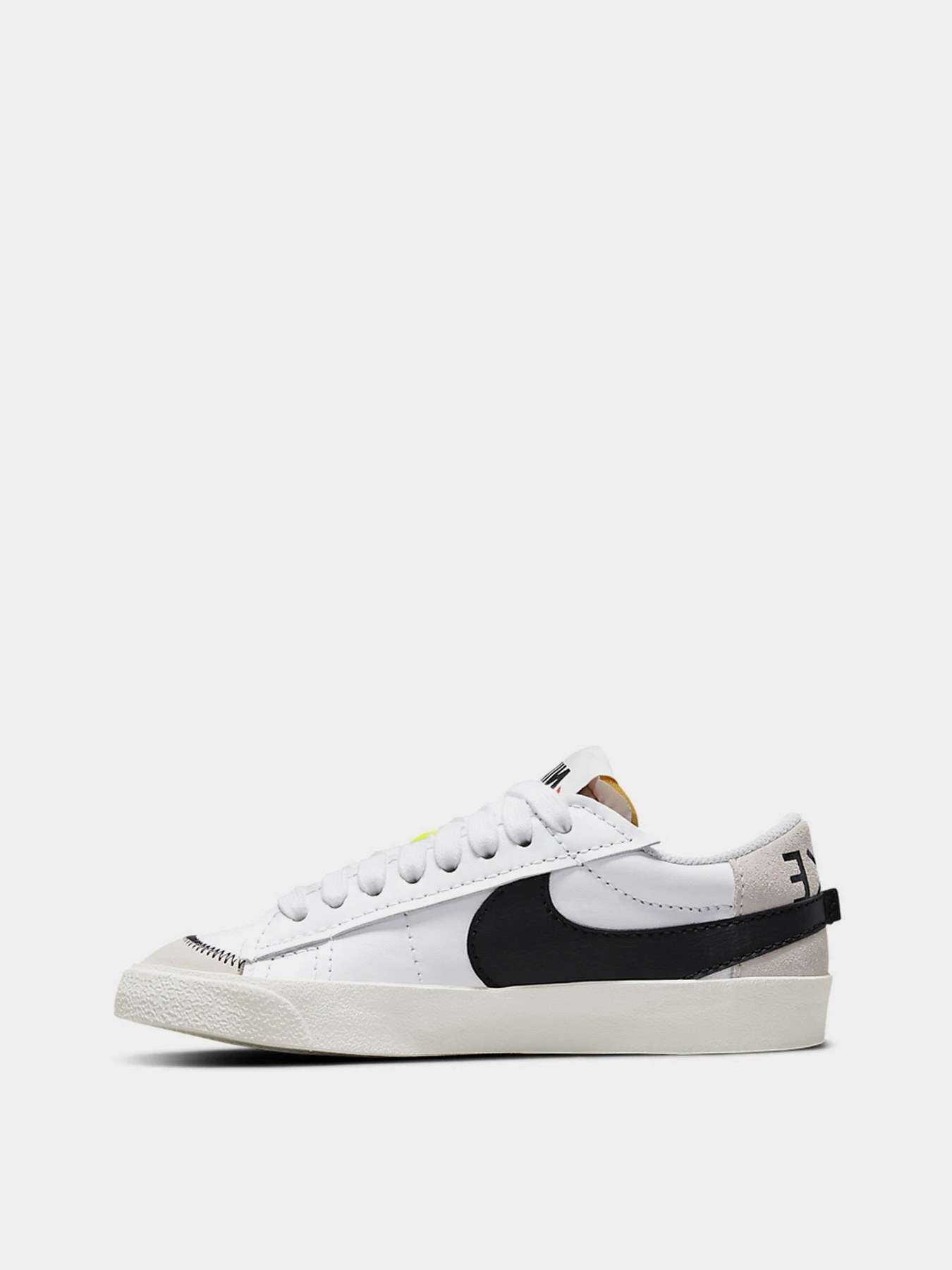Кеды NIKE BLAZER LOW '77 JUMBO модель DQ1470-101 Кеды NIKE BLAZER LOW '77 JUMBO модель DQ1470-101 Фото