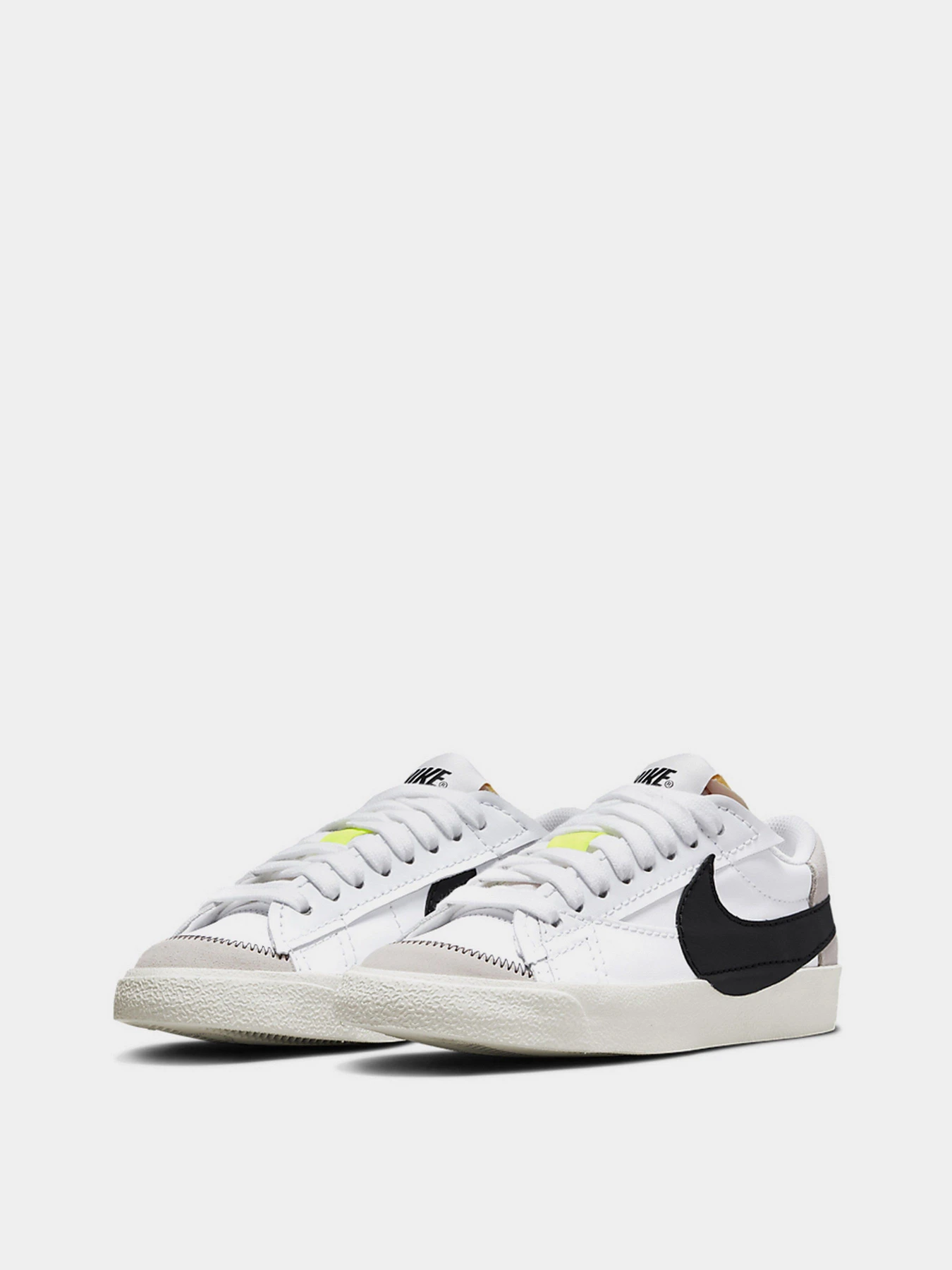 Кеды NIKE BLAZER LOW '77 JUMBO модель DQ1470-101 Кеды NIKE BLAZER LOW '77 JUMBO модель DQ1470-101 Фото