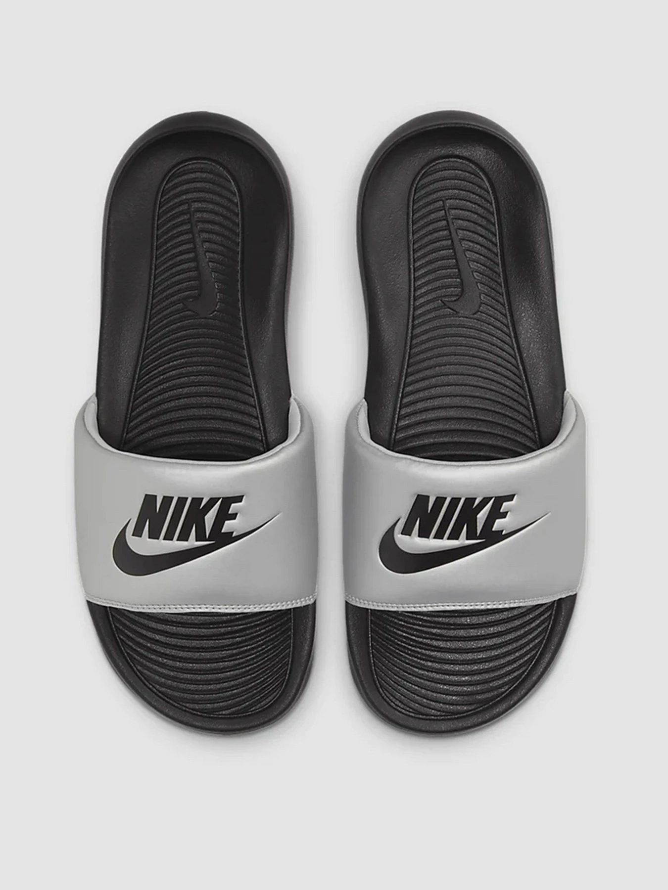 Шлёпанцы NIKE Victori One модель CN9677-006 Шлёпанцы NIKE Victori One модель CN9677-006 Фото