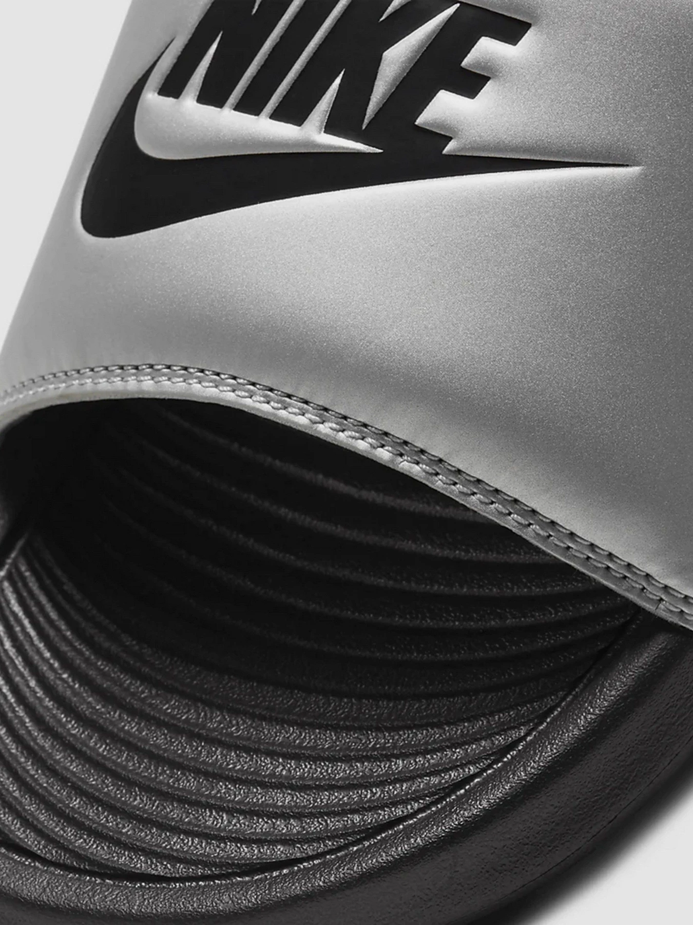 Шлёпанцы NIKE Victori One модель CN9677-006 Шлёпанцы NIKE Victori One модель CN9677-006 Фото