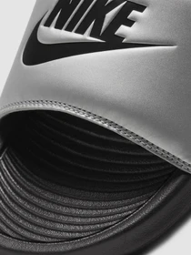 Шлёпанцы NIKE Victori One модель CN9677-006 Фото