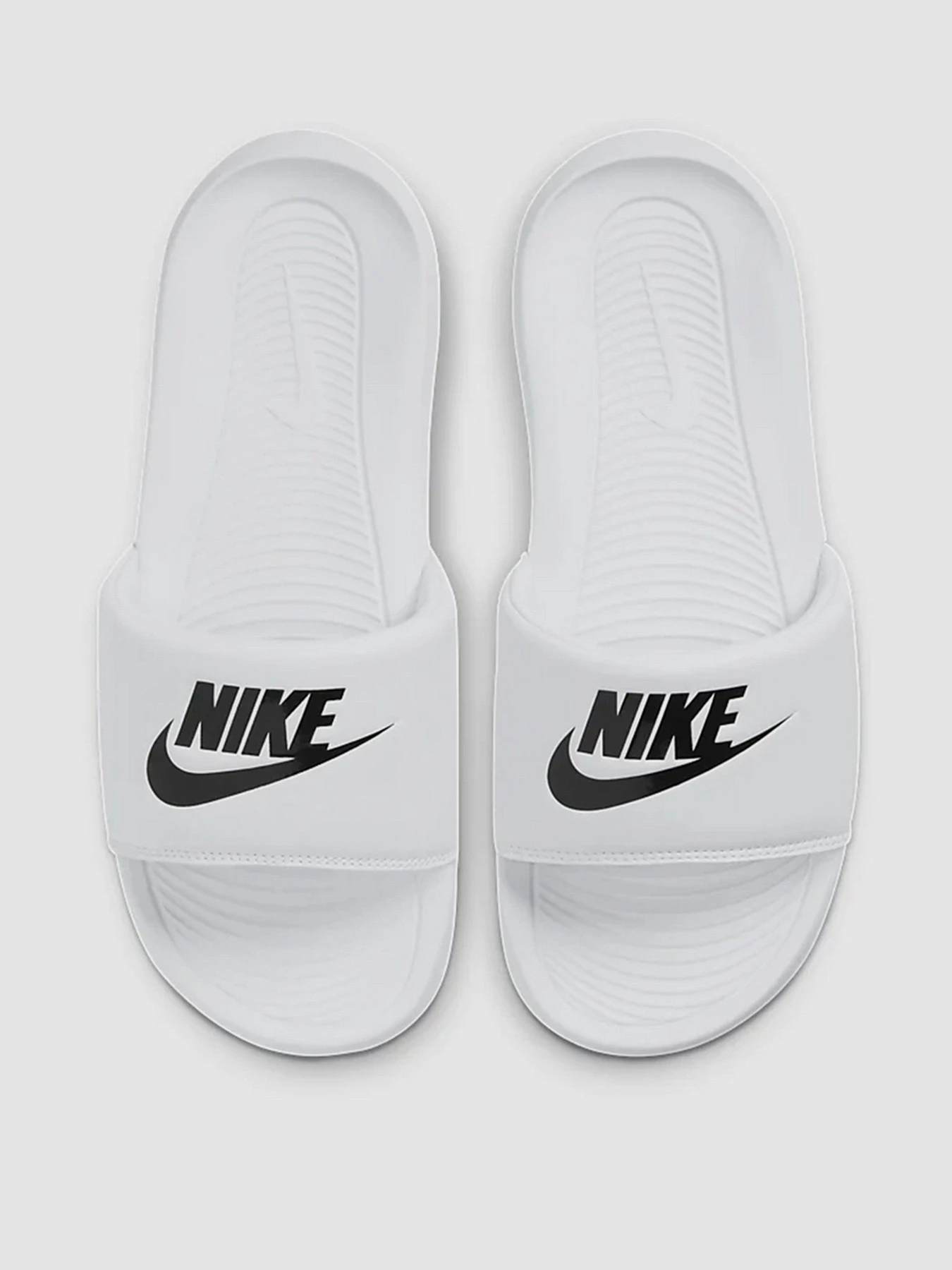 Шльопанці NIKE Victori модель CN9677-100 Шльопанці NIKE Victori модель CN9677-100 Фото
