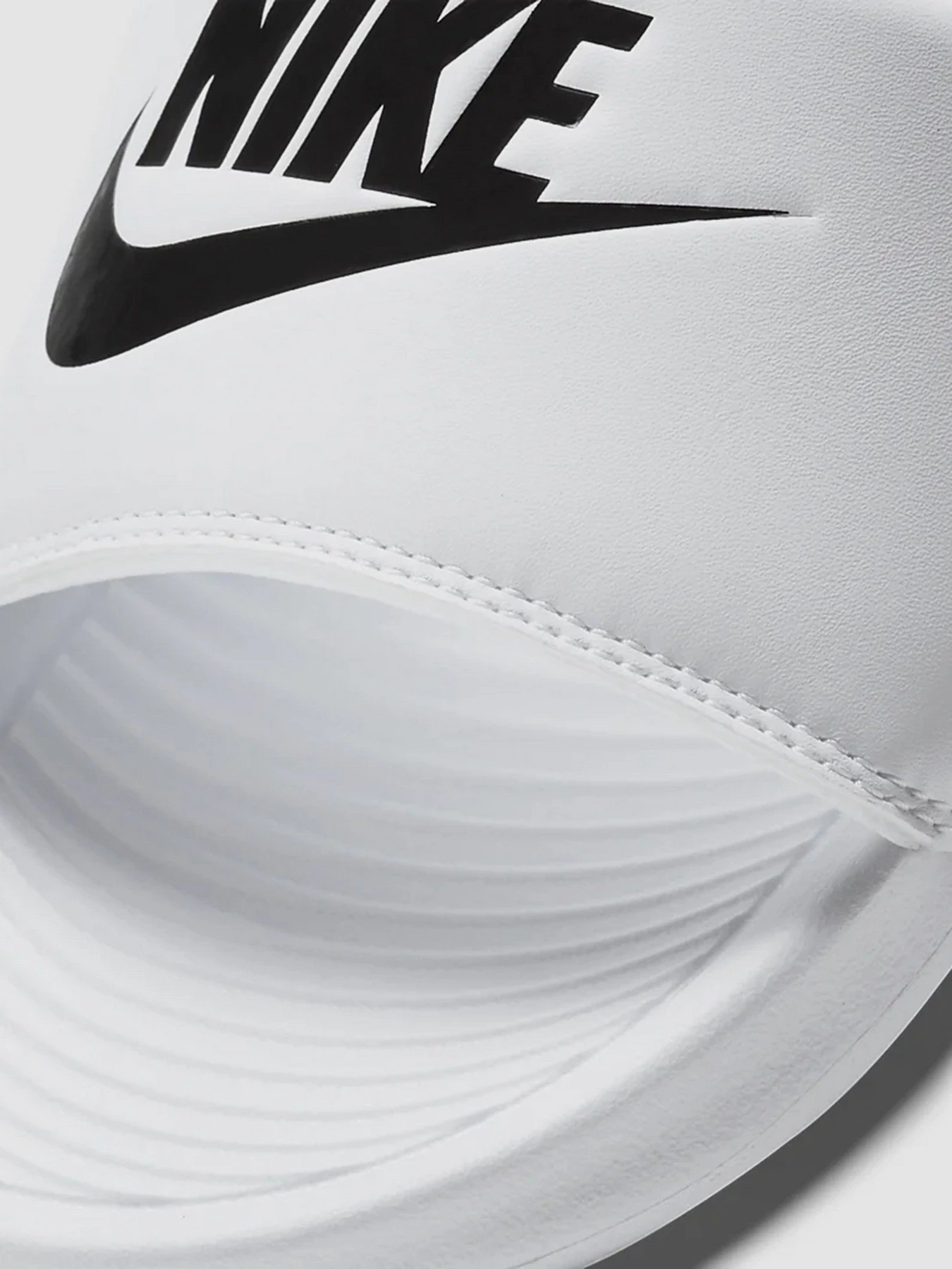 Шльопанці NIKE Victori модель CN9677-100 Шльопанці NIKE Victori модель CN9677-100 Фото