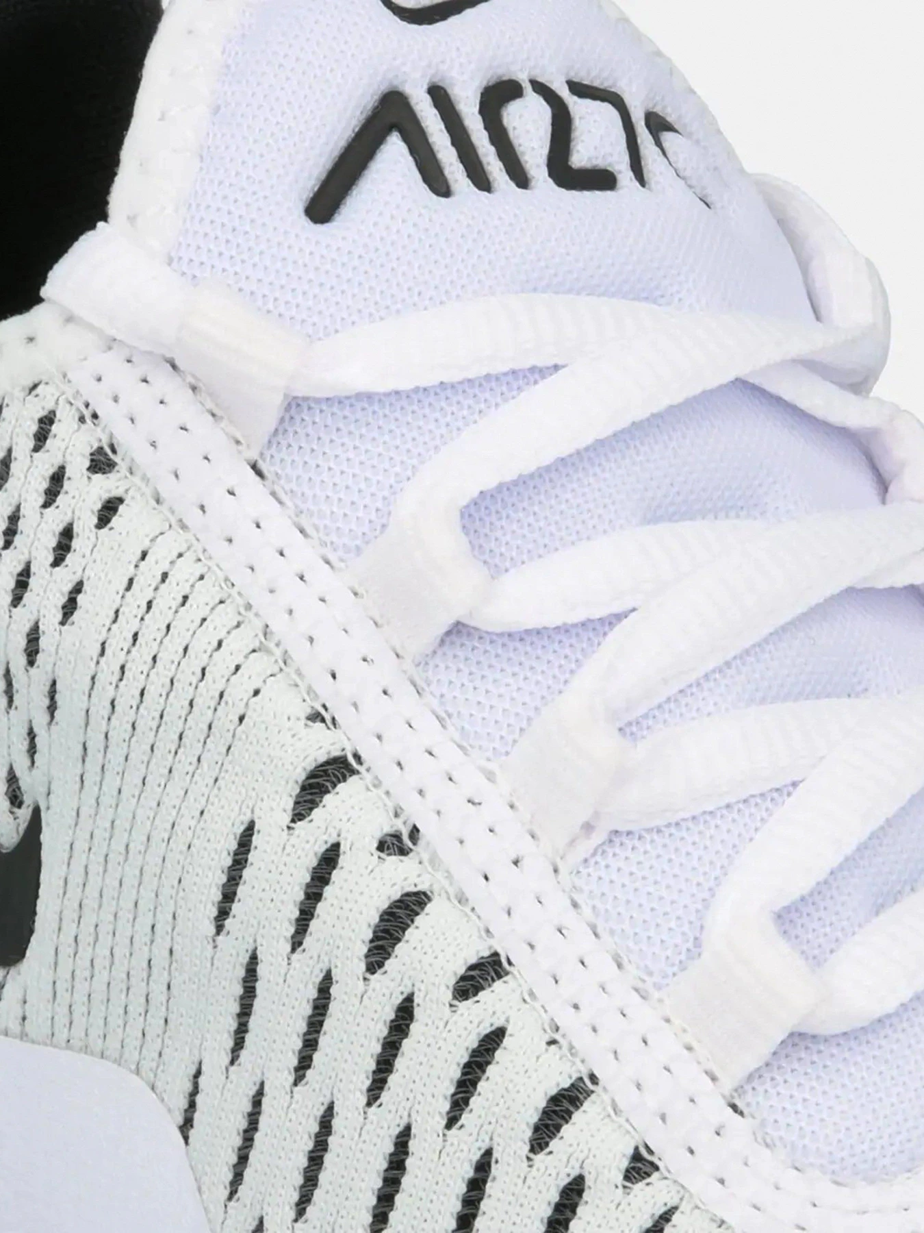 Кроссовки NIKE AIR MAX 270 модель AH6789-100 Кроссовки NIKE AIR MAX 270 модель AH6789-100 Фото