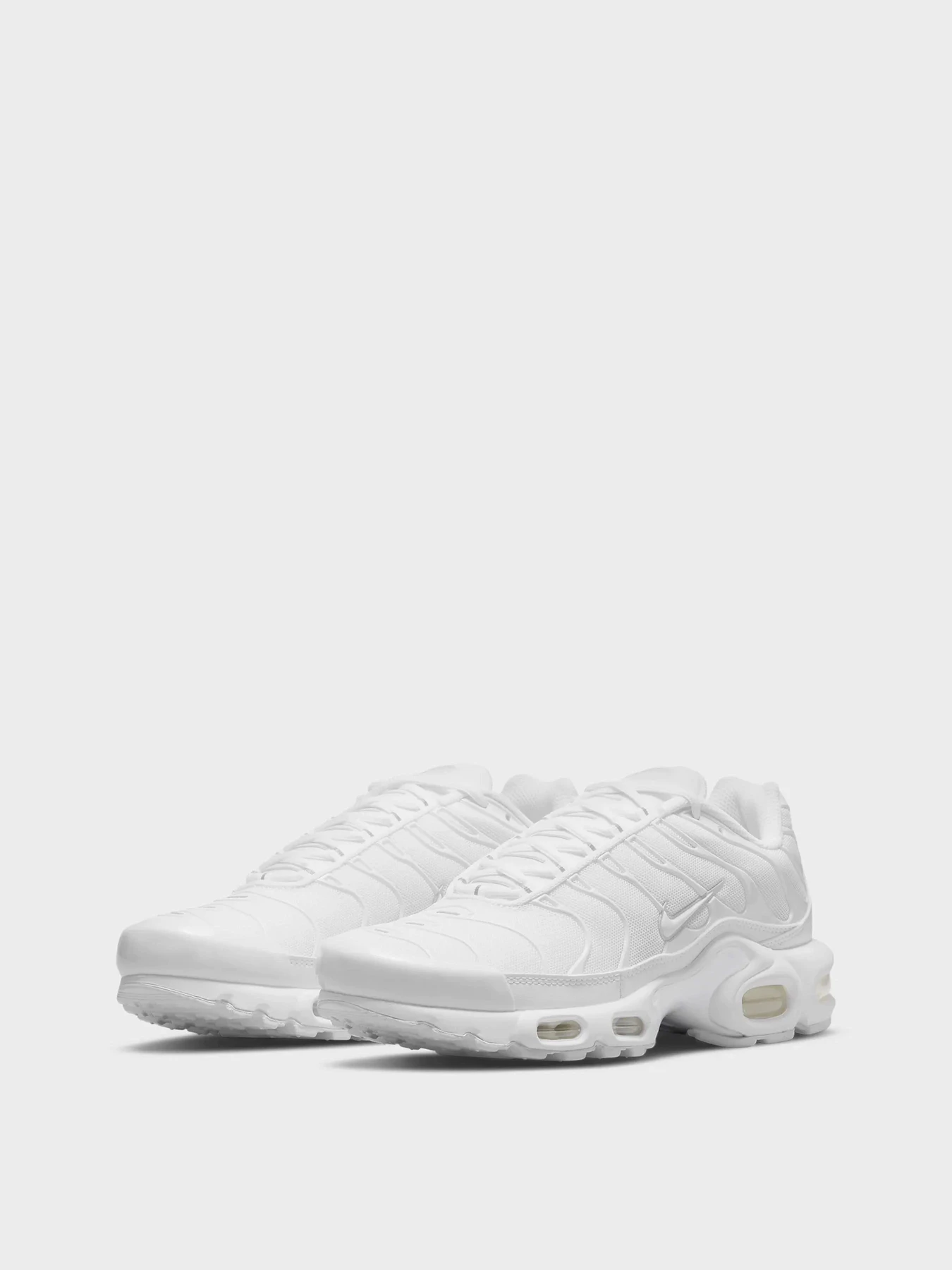 Кроссовки NIKE AIR MAX PLUS модель DM2362-100 Кроссовки NIKE AIR MAX PLUS модель DM2362-100 Фото
