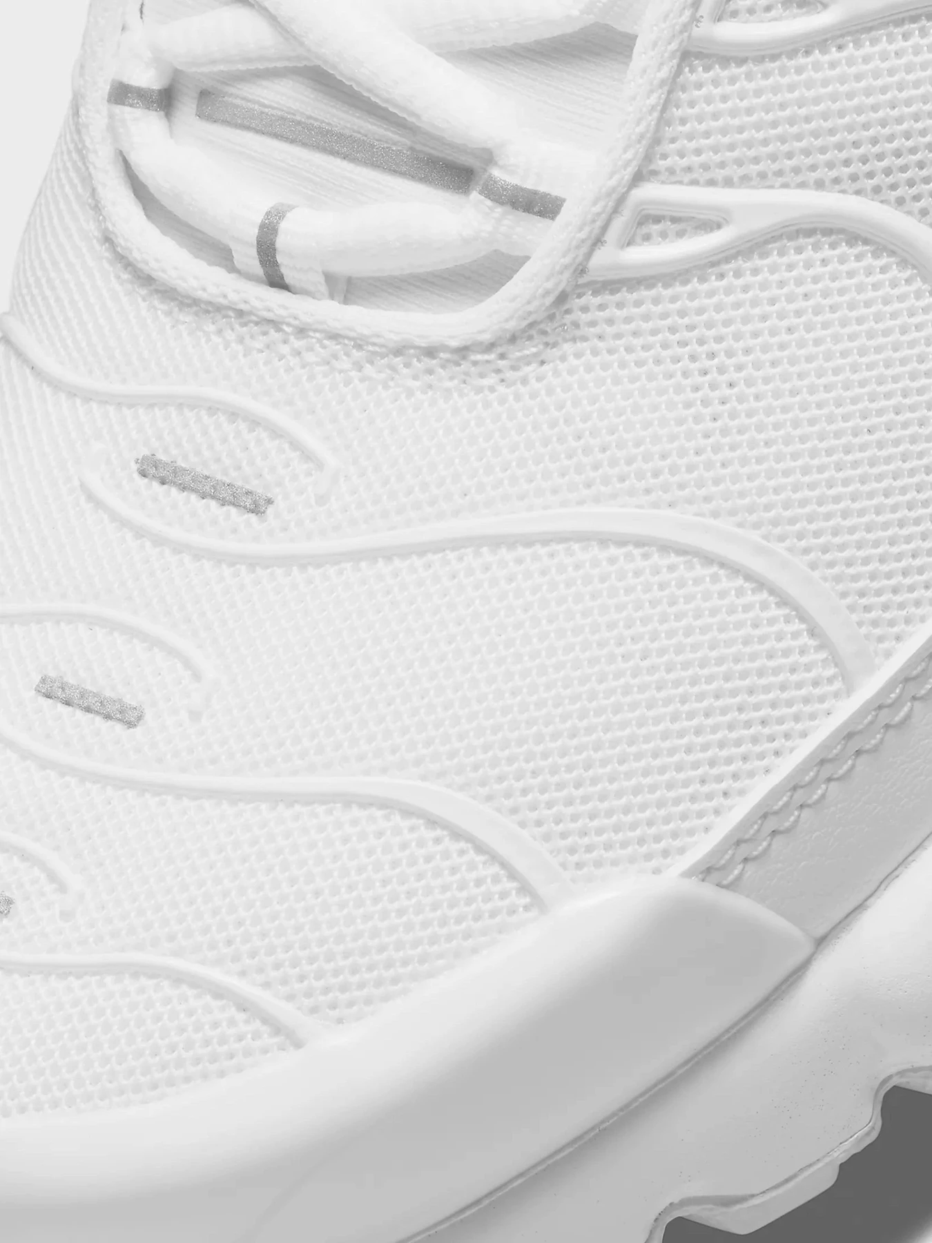 Кроссовки NIKE AIR MAX PLUS модель DM2362-100 Кроссовки NIKE AIR MAX PLUS модель DM2362-100 Фото