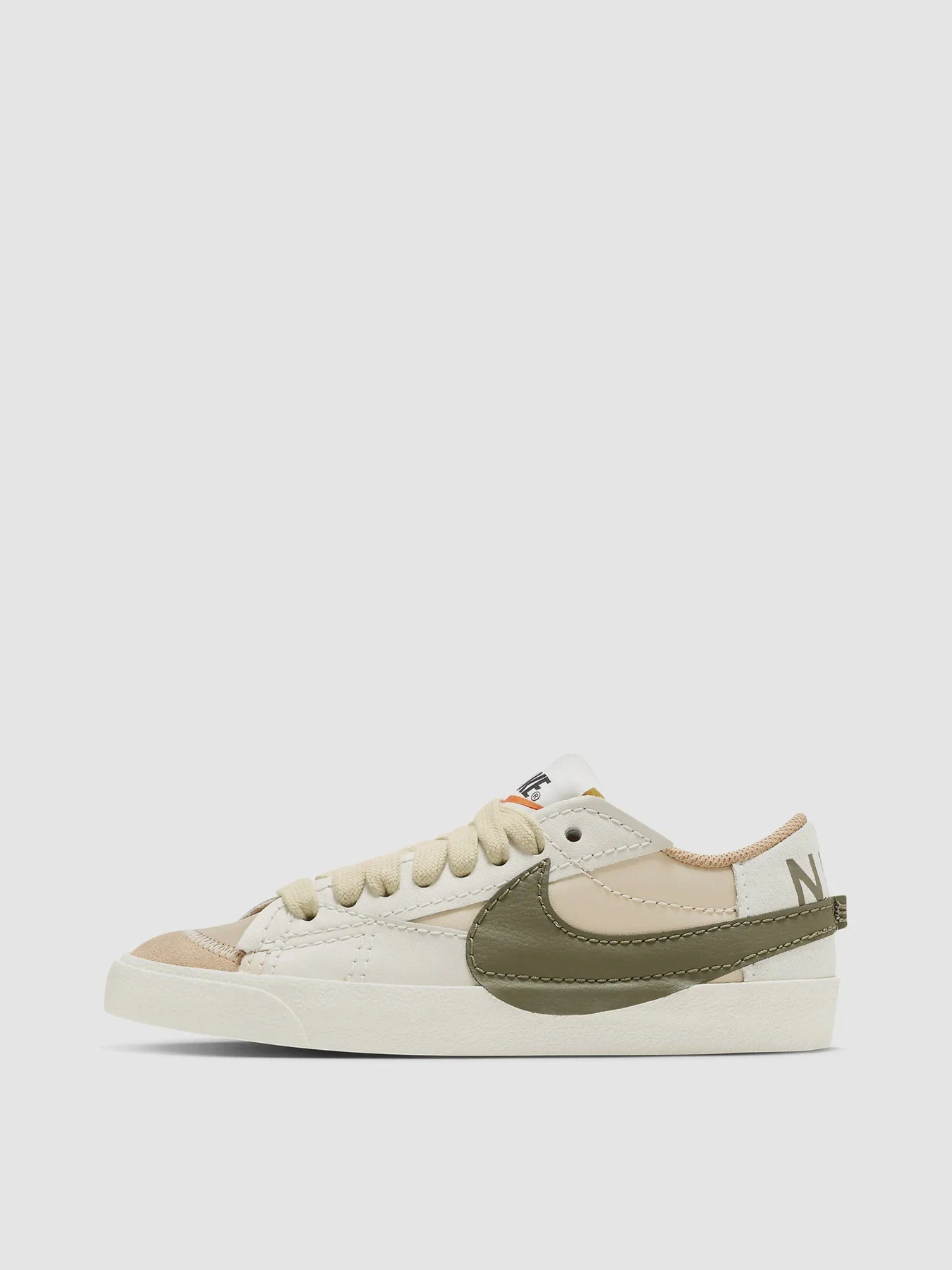 Кеди NIKE Blazer Low '77 Jumbo модель DQ1470-105 Кеди NIKE Blazer Low '77 Jumbo модель DQ1470-105 Фото