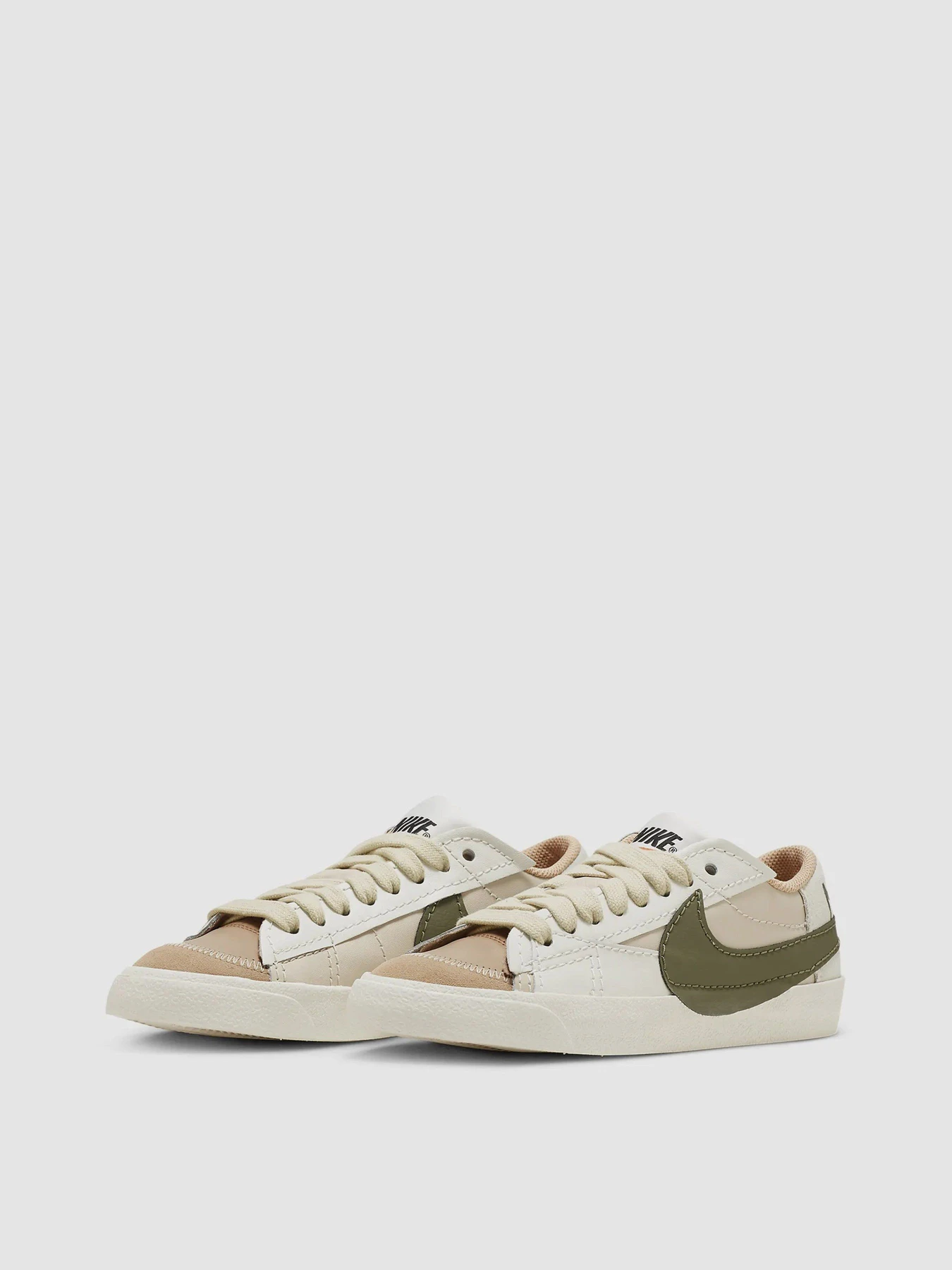 Кеди NIKE Blazer Low '77 Jumbo модель DQ1470-105 Кеди NIKE Blazer Low '77 Jumbo модель DQ1470-105 Фото