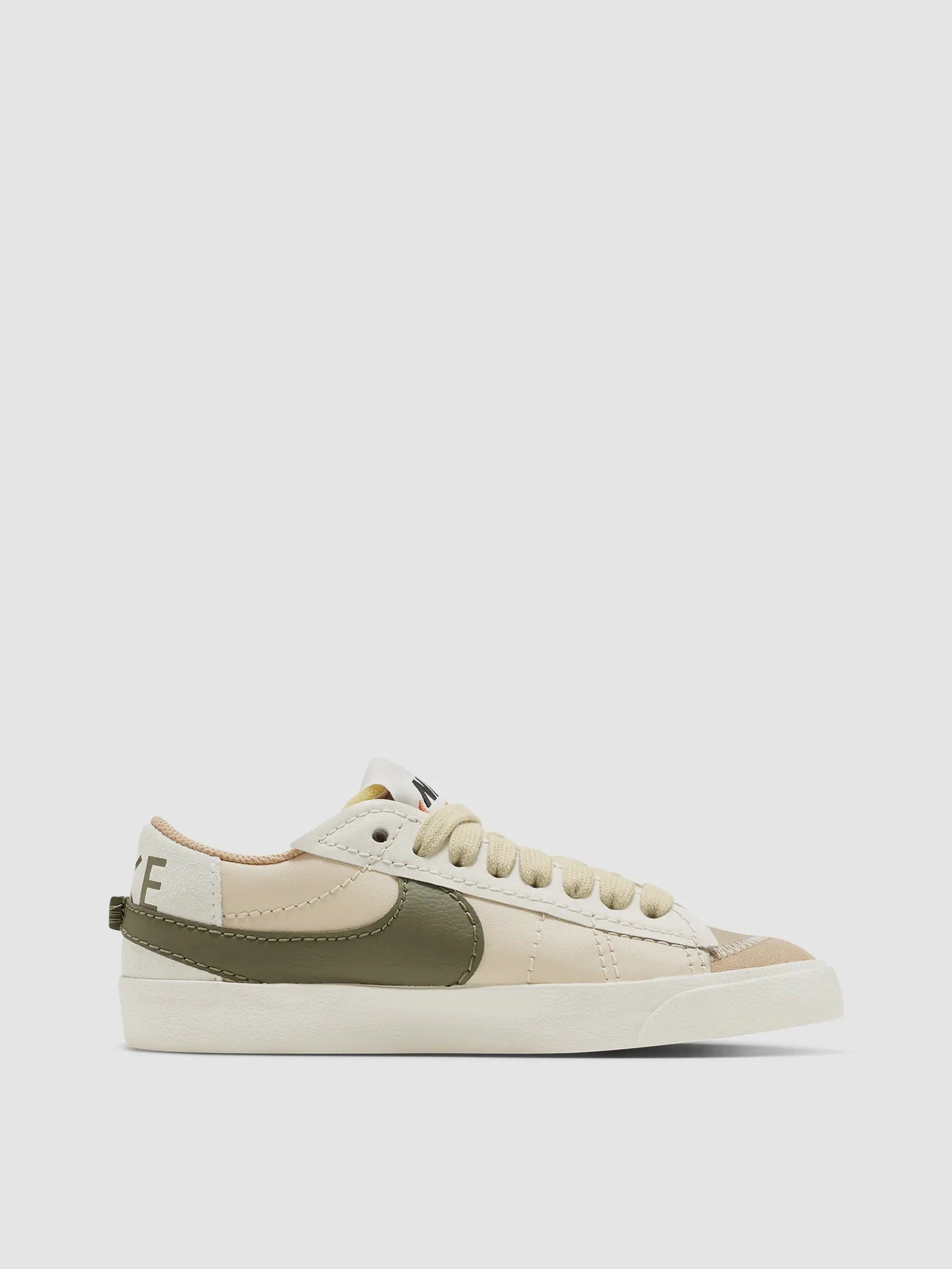 Кеди NIKE Blazer Low '77 Jumbo модель DQ1470-105 Кеди NIKE Blazer Low '77 Jumbo модель DQ1470-105 Фото