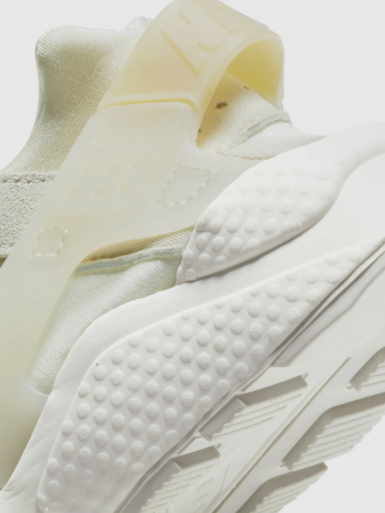 Кроссовки NIKE Air Huarache модель DX8952-001 Кроссовки NIKE Air Huarache модель DX8952-001 Фото