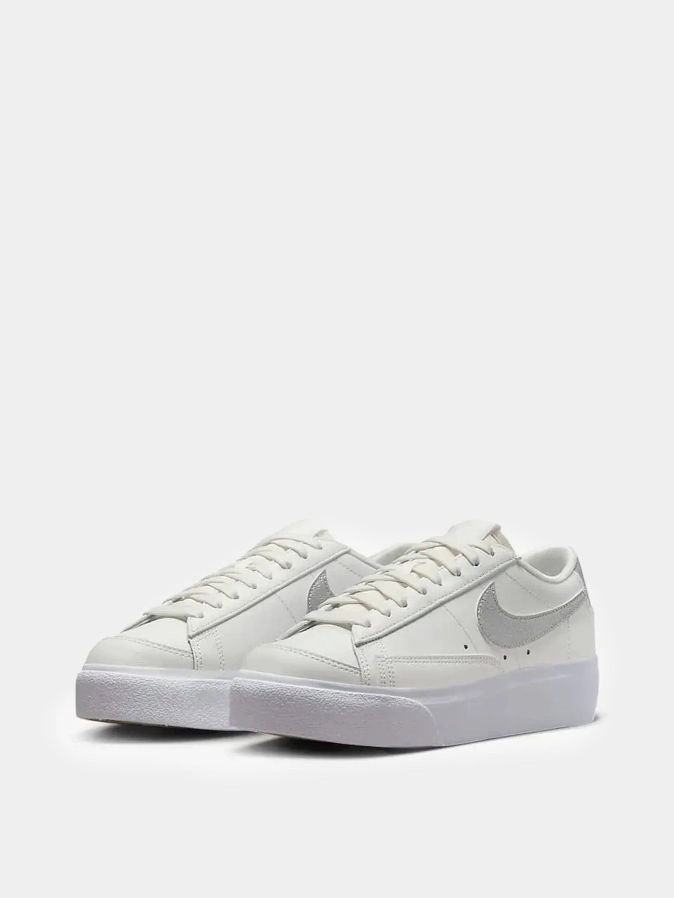 Кеды NIKE Blazer Low Platform модель DQ7571-101 Кеды NIKE Blazer Low Platform модель DQ7571-101 Фото