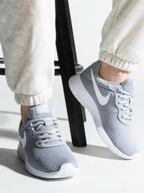 Кроссовки NIKE Tanjun модель DJ6257-003 Фото