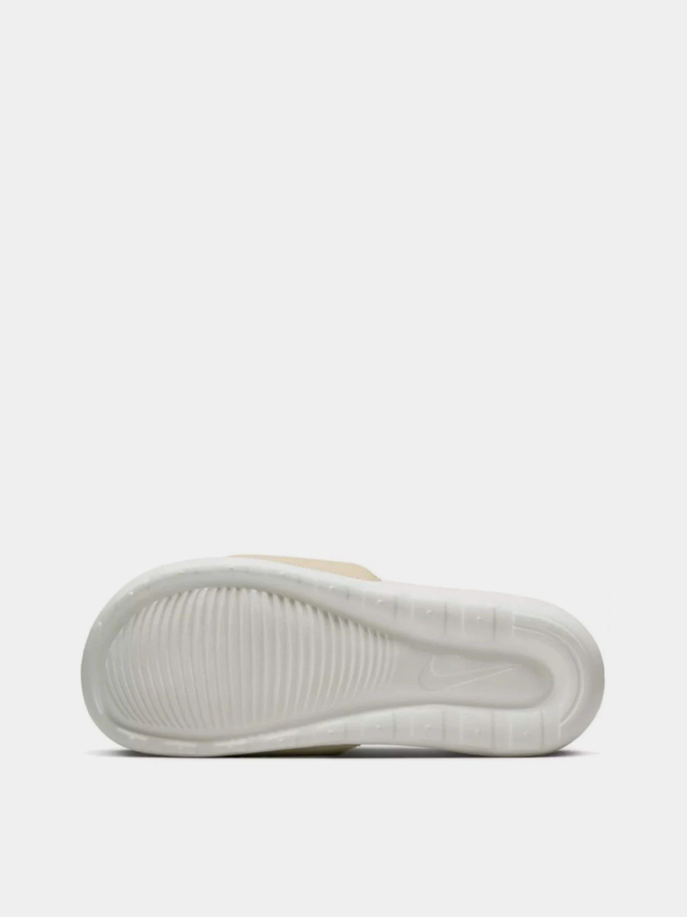 Шлёпанцы NIKE Victori One модель CN9677-108 Шлёпанцы NIKE Victori One модель CN9677-108 Фото