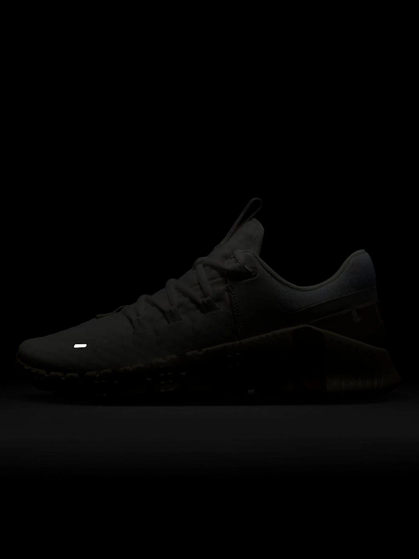 Кроссовки NIKE Free Metcon 5 модель DV3950-100 Кроссовки NIKE Free Metcon 5 модель DV3950-100 Фото