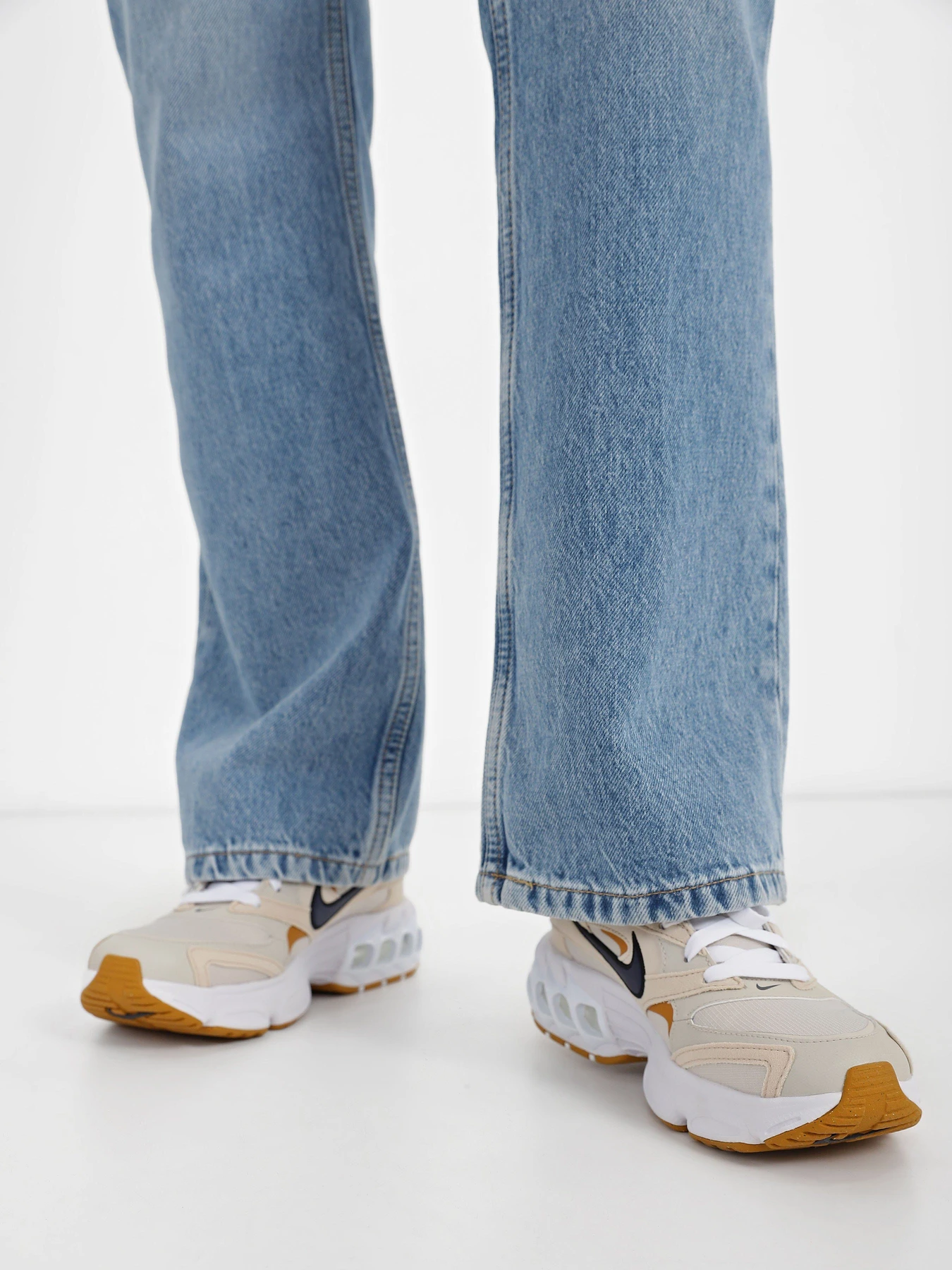 Кросівки NIKE Zoom Air Fire модель DV1129-100 Фото