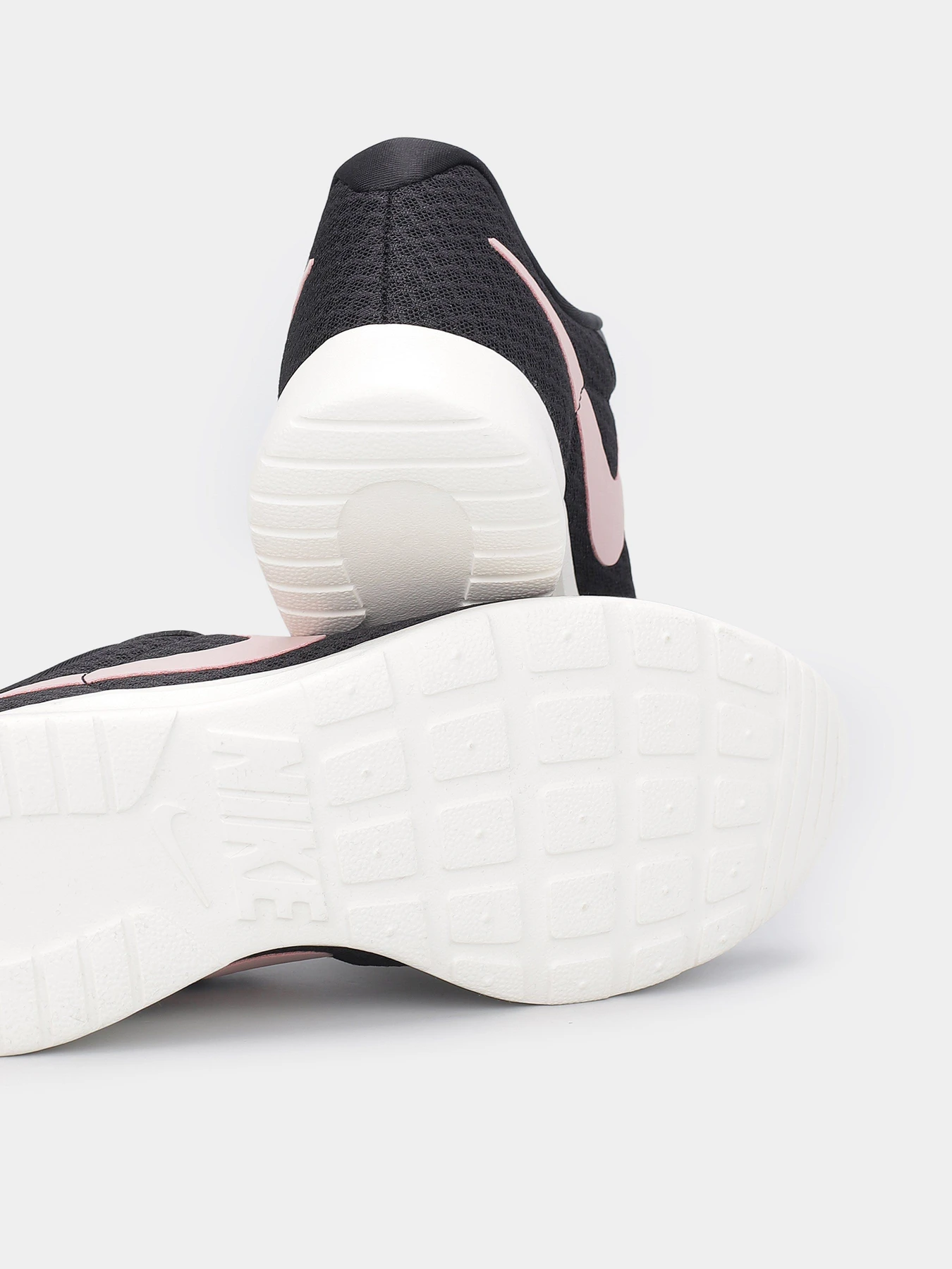 Кросівки NIKE Tanjun Ease модель DV7786-002 Кросівки NIKE Tanjun Ease модель DV7786-002 Фото
