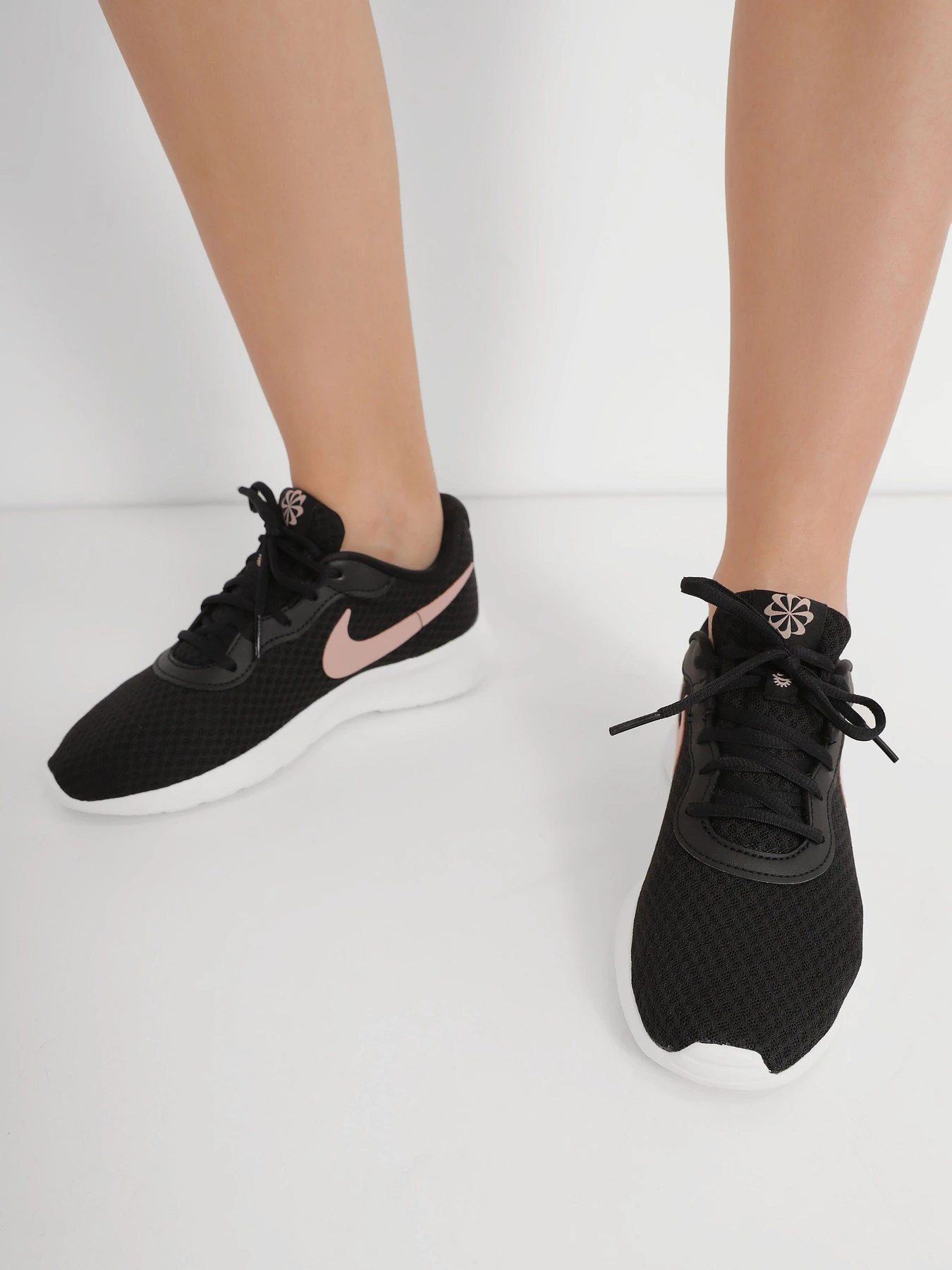 Кросівки NIKE Tanjun Ease модель DV7786-002 Кросівки NIKE Tanjun Ease модель DV7786-002 Фото