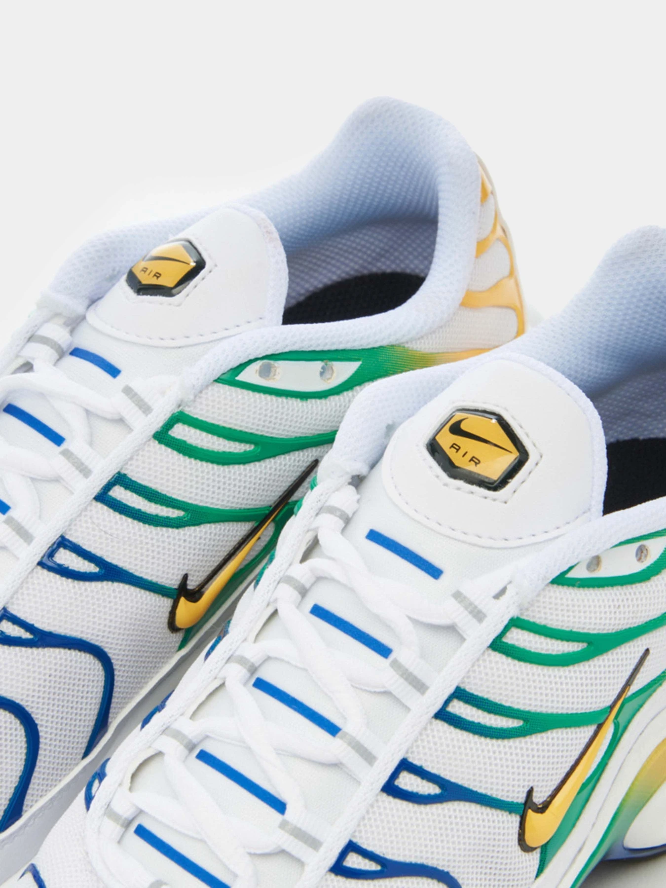 Кросівки NIKE Air Max Plus модель DZ3671-101 Кросівки NIKE Air Max Plus модель DZ3671-101 Фото