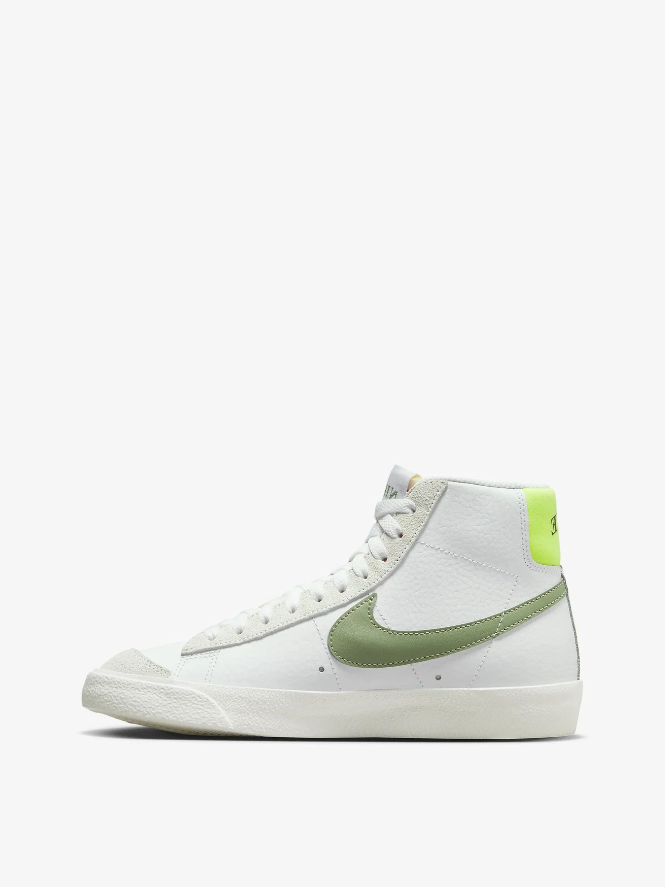 Кеды NIKE Blazer Mid '77 модель FJ4740-100 Кеды NIKE Blazer Mid '77 модель FJ4740-100 Фото